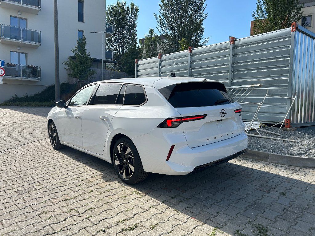 Opel Astra, ST GS 1,2 Turbo 107kW AT - fotka 3