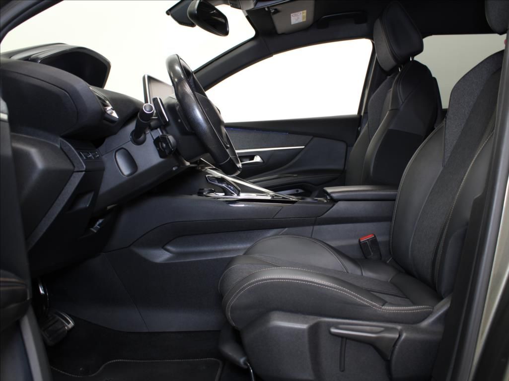Peugeot 5008, 1,6 PT 133kW 8AT GT-line 7míst - fotka 6