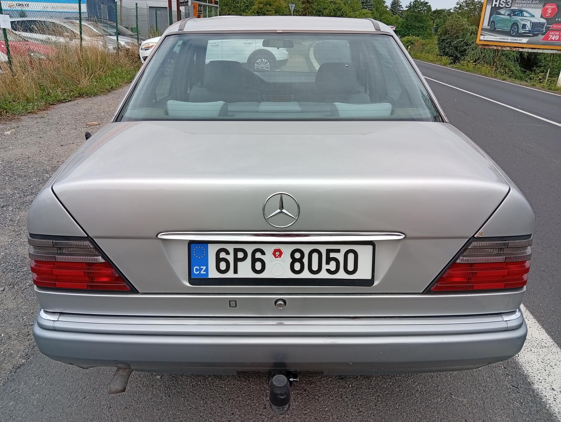 Mercedes-Benz Třídy E, E 200 D - fotka 5
