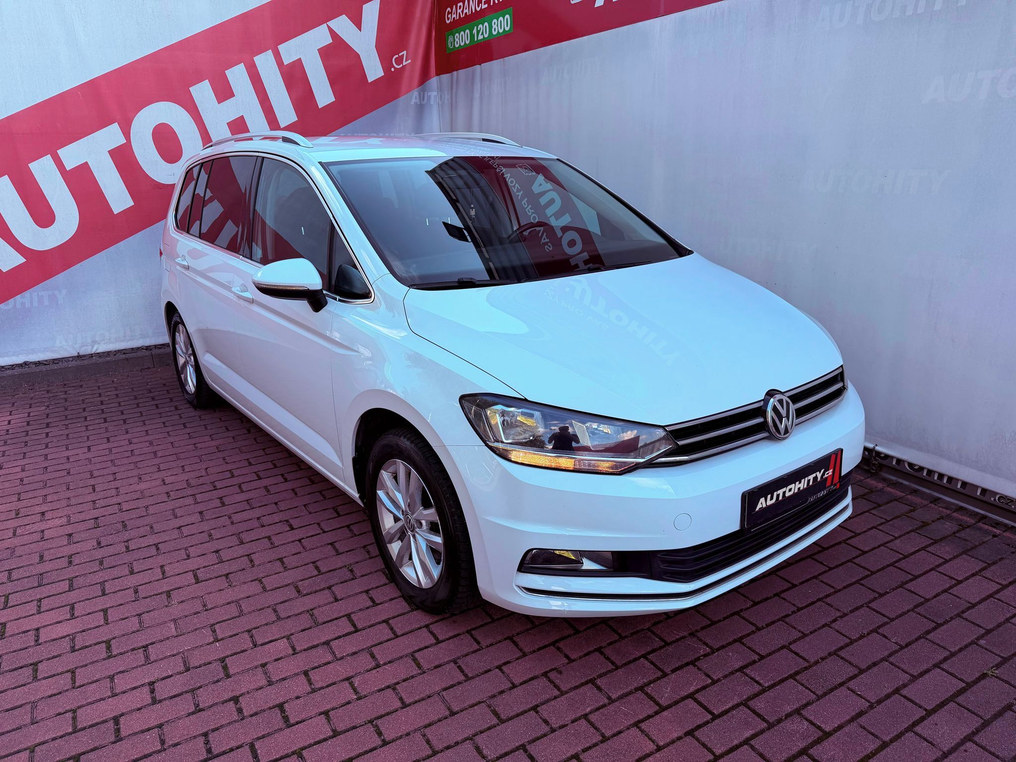 Volkswagen Touran, 2.0 TDi Highline, ČR, 7 míst - fotka 5