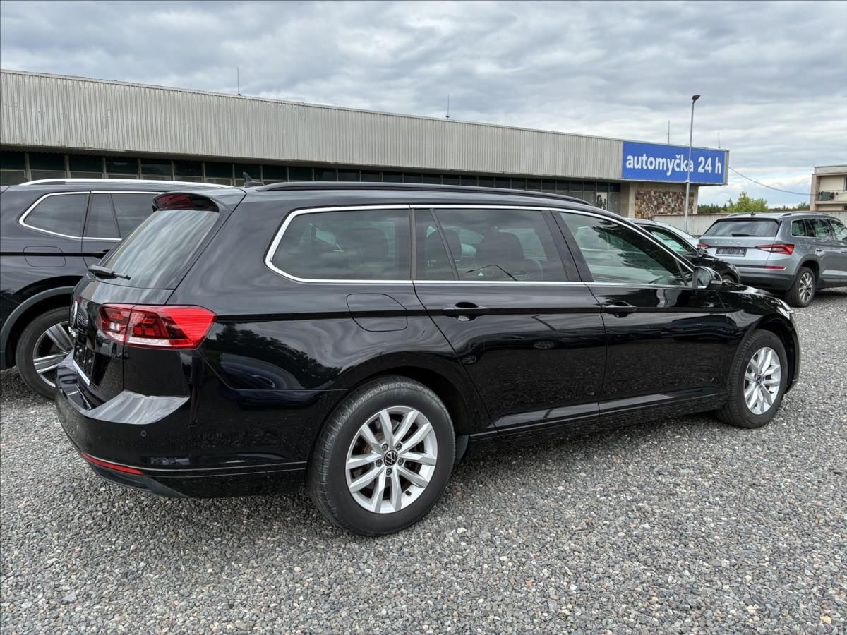 Volkswagen Passat, 2,0 PANORAMA,WEBASTO,TAŽNÉ - fotka 6