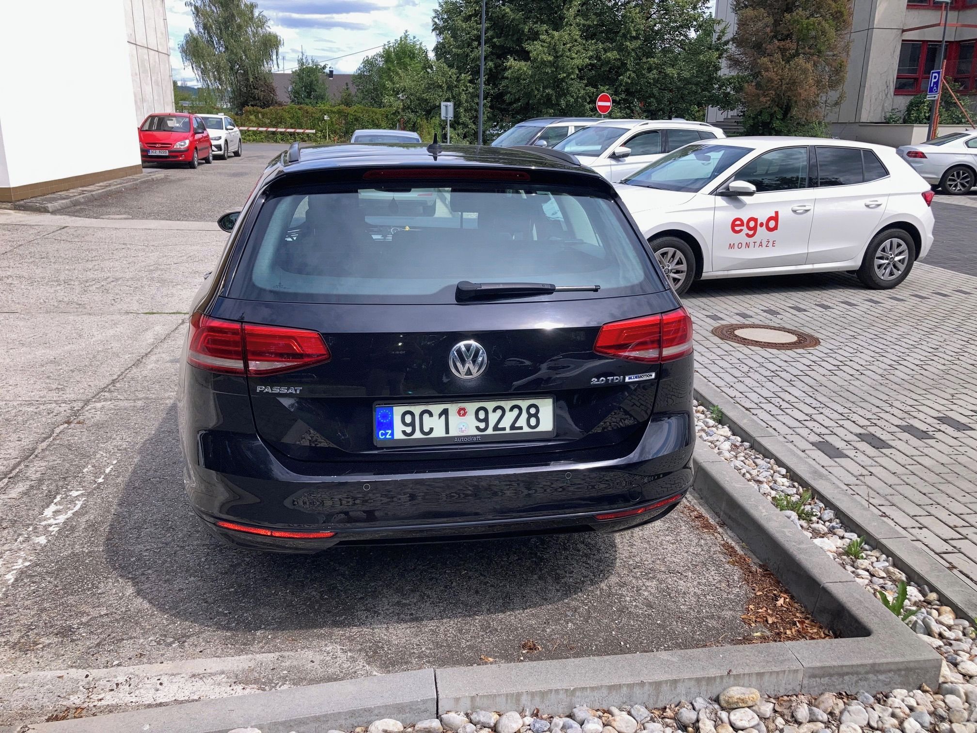 Volkswagen Passat, B8  2,0 TDI Automat - fotka 4