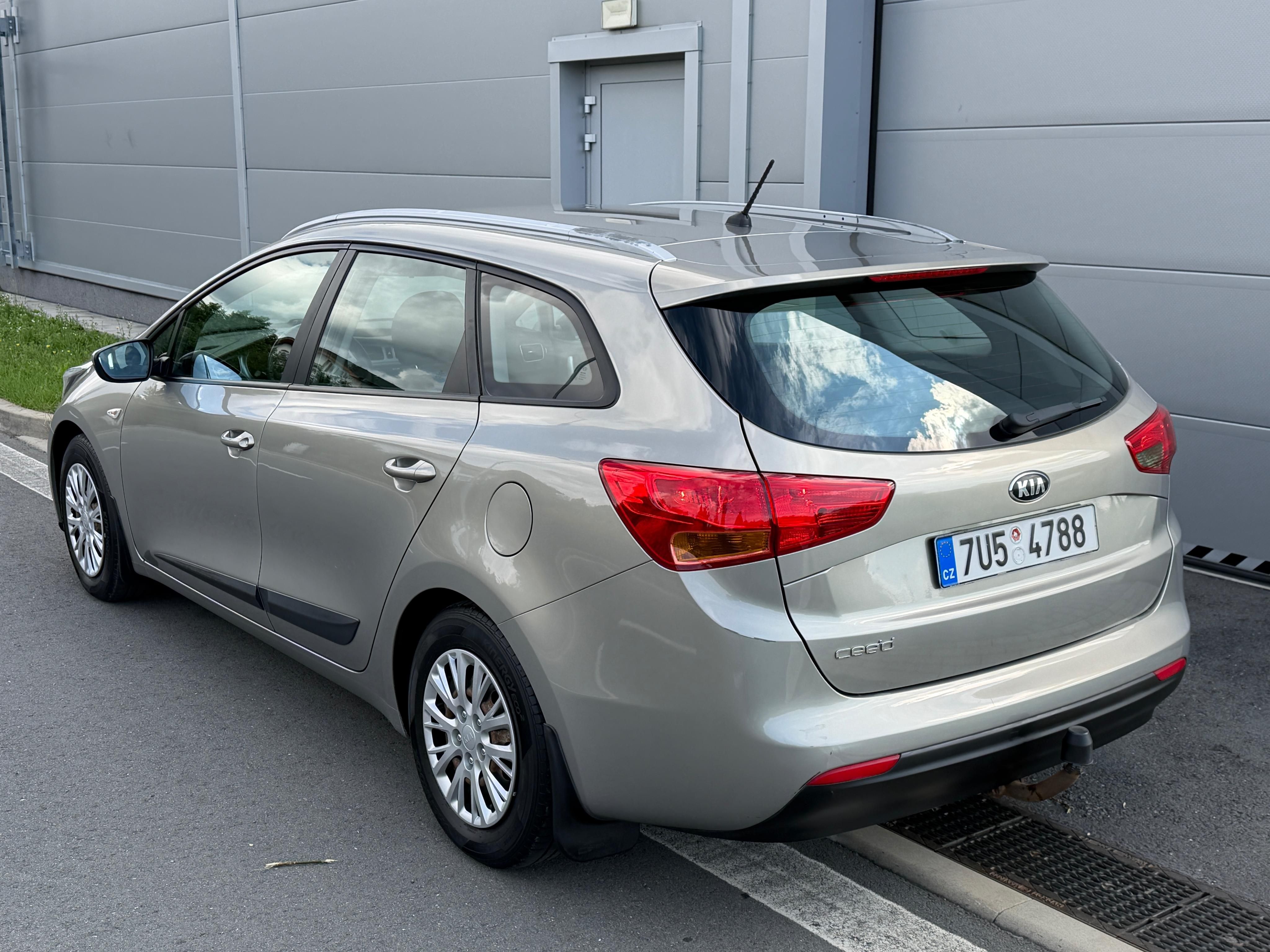 Kia Cee´d, KIA CEE'D, 1.6 GDi, 99 kw - fotka 6