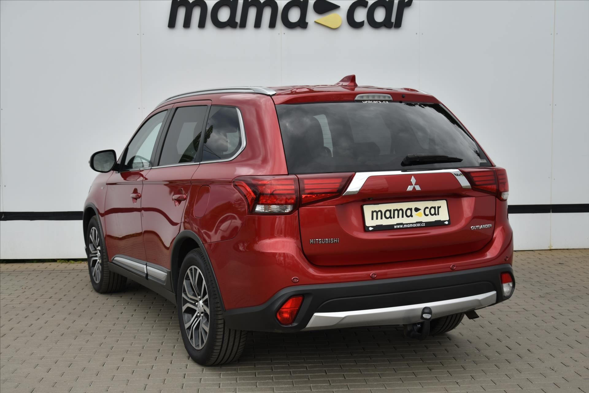 Mitsubishi Outlander, 2.2DI-D 110kW 4WD A/T 7MÍST ČR - fotka 5