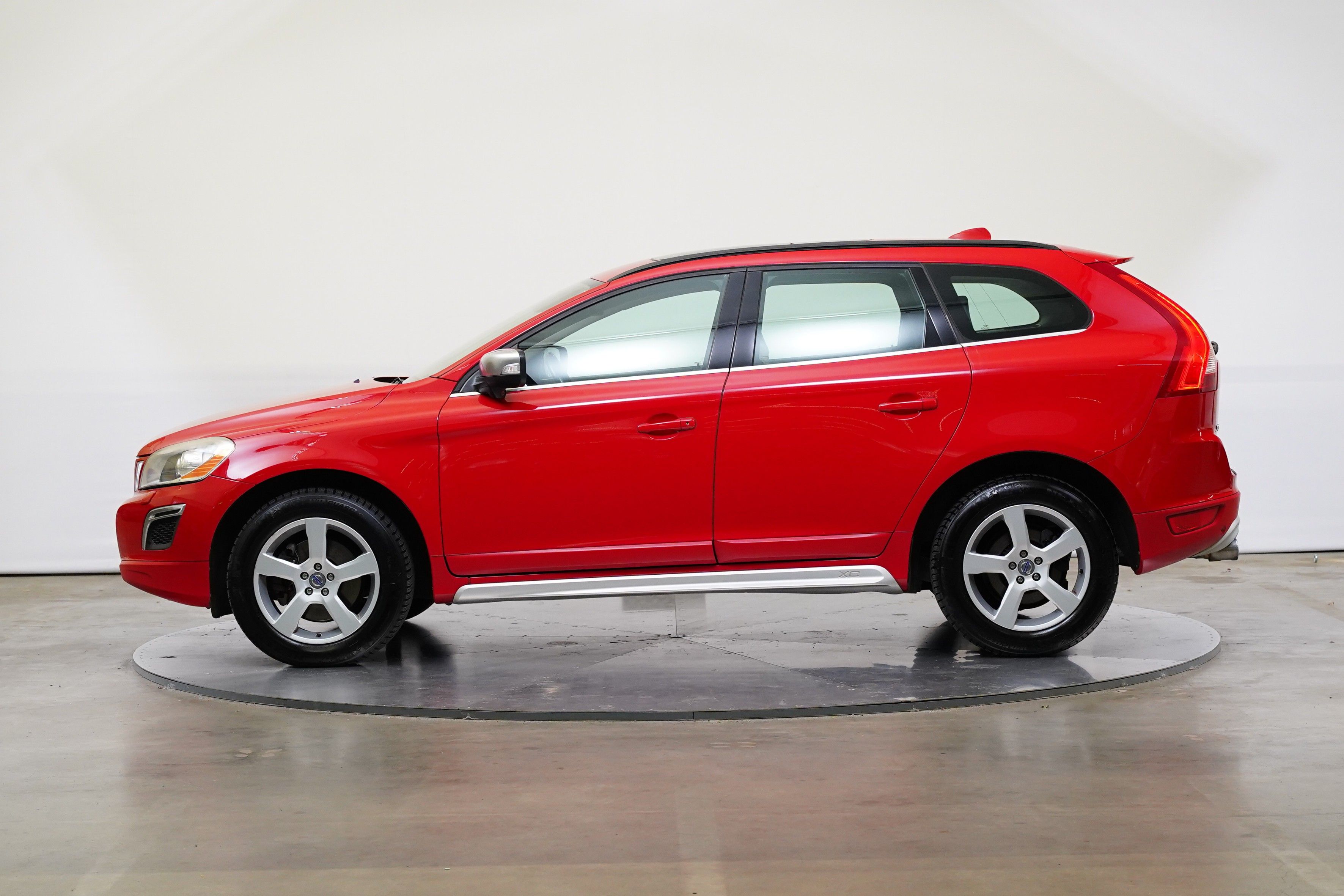 Volvo XC60, 2.4 D3 120 kW AWD R-Design - fotka 3