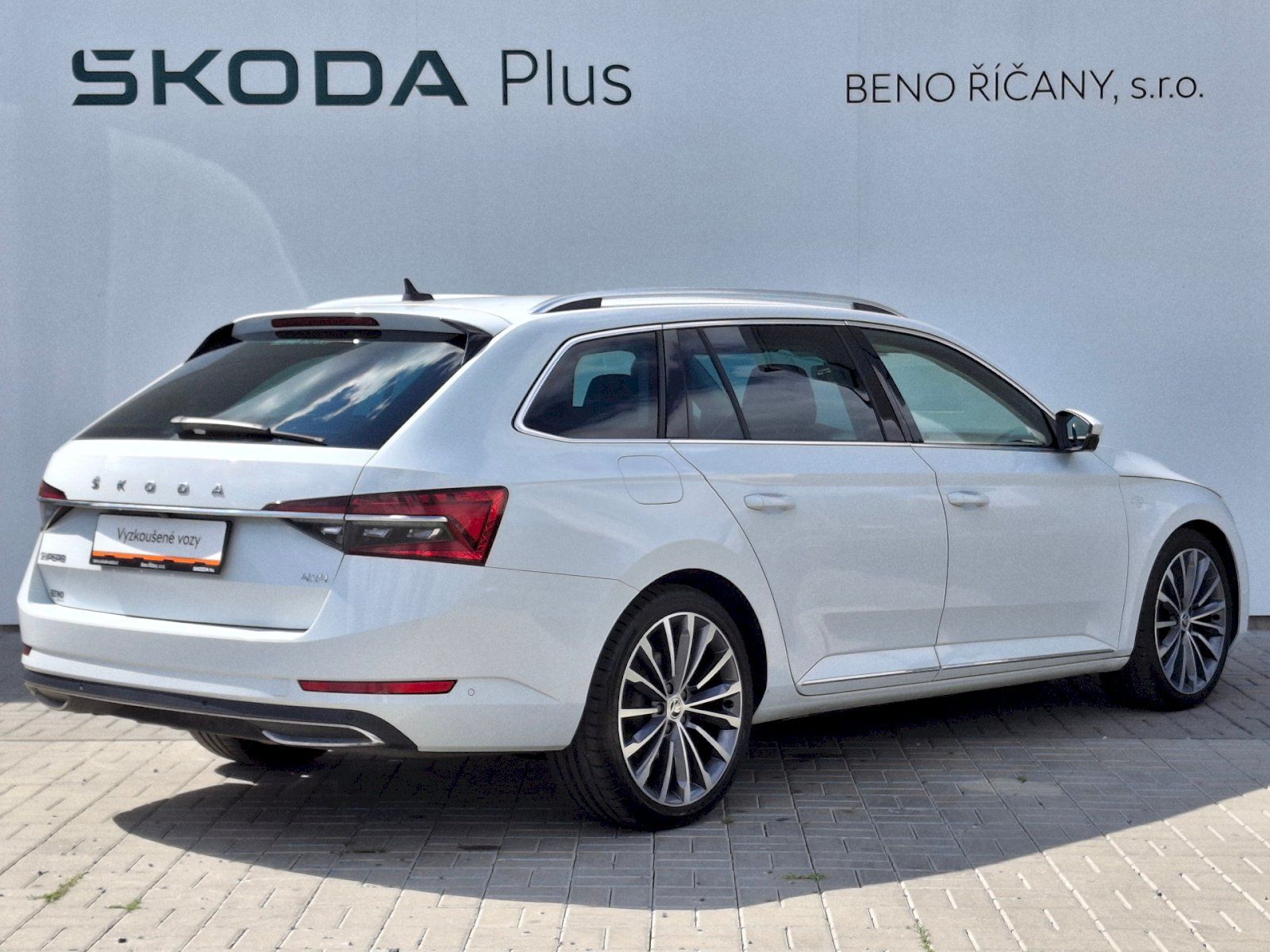 Škoda Superb, Combi L&K DSG 4x4 2,0TDi 147kW - fotka 2