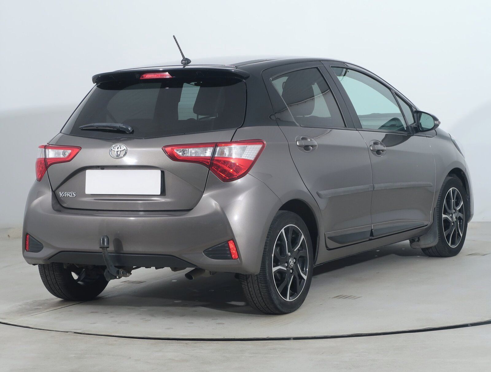 Toyota Yaris, 1.5 Dual VVT-i, ČR,1.maj - fotka 5