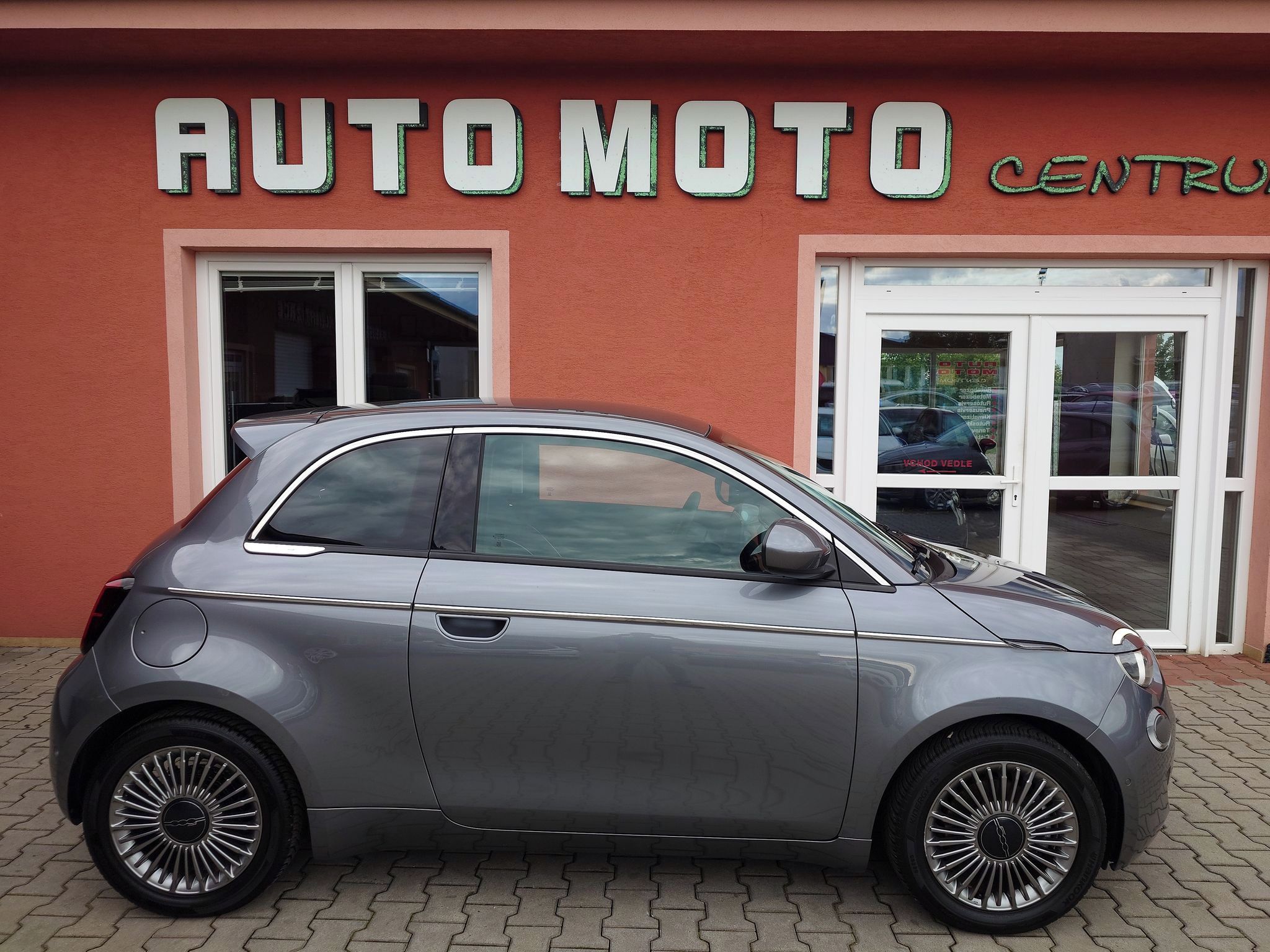 Fiat 500E, 500E 87kw (ODPOČET DPH) - fotka 5