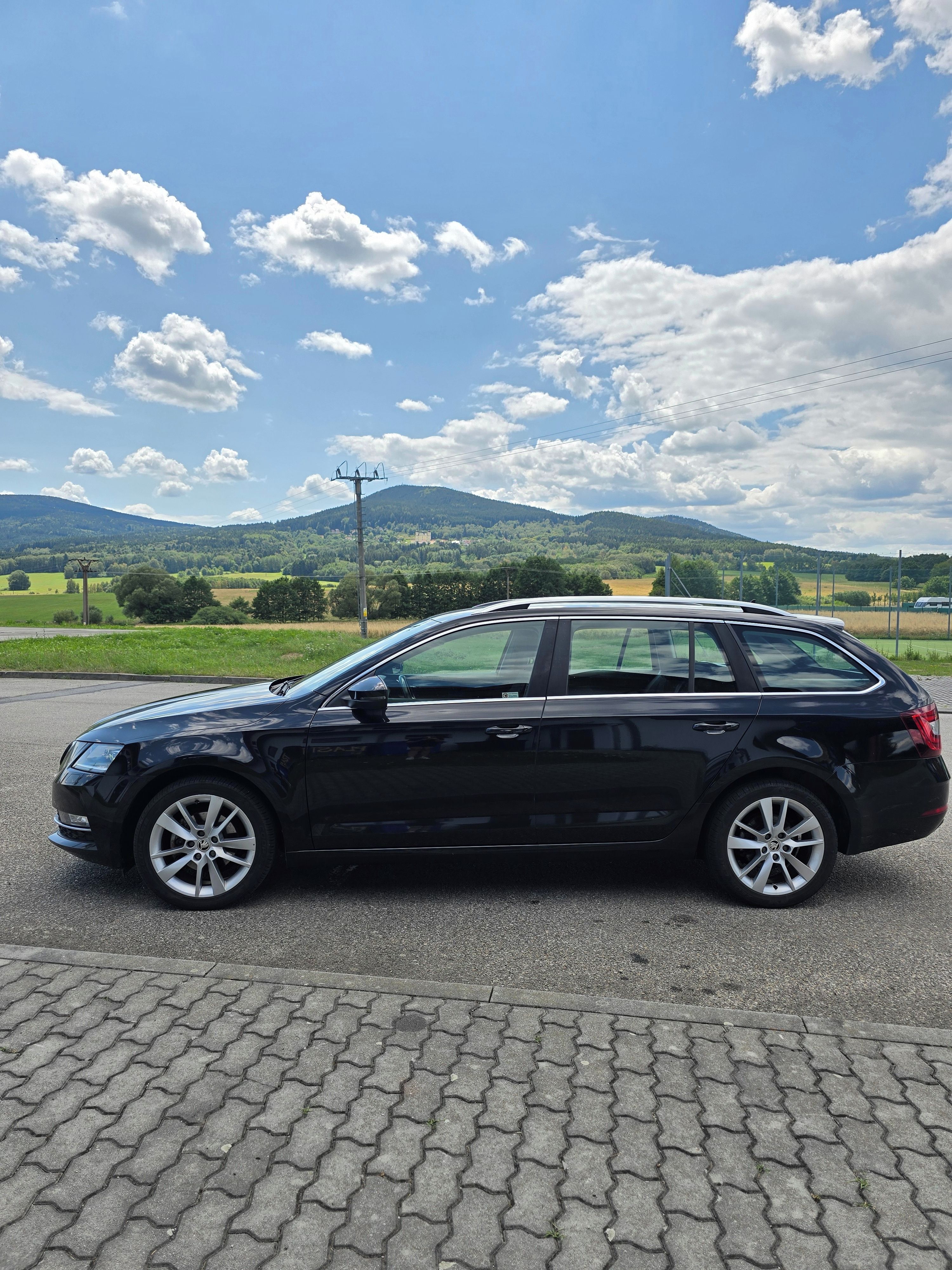 Škoda Octavia, 2.0 TDI 4x4 Style TAŽNÉ/NAVI - fotka 4