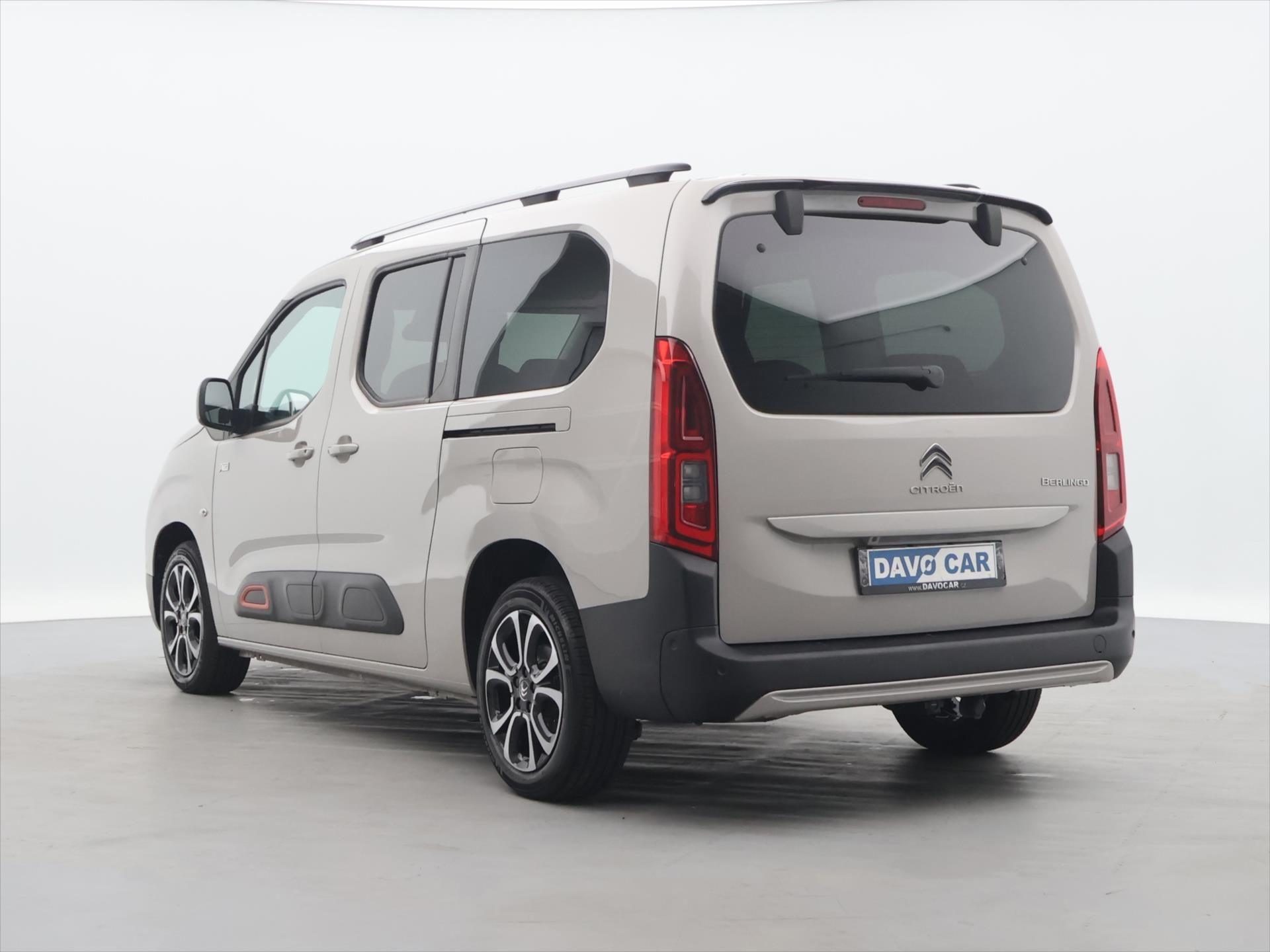 Citroën Berlingo, 1,5 BlueHDI 96kW Shine XL CZ - fotka 5