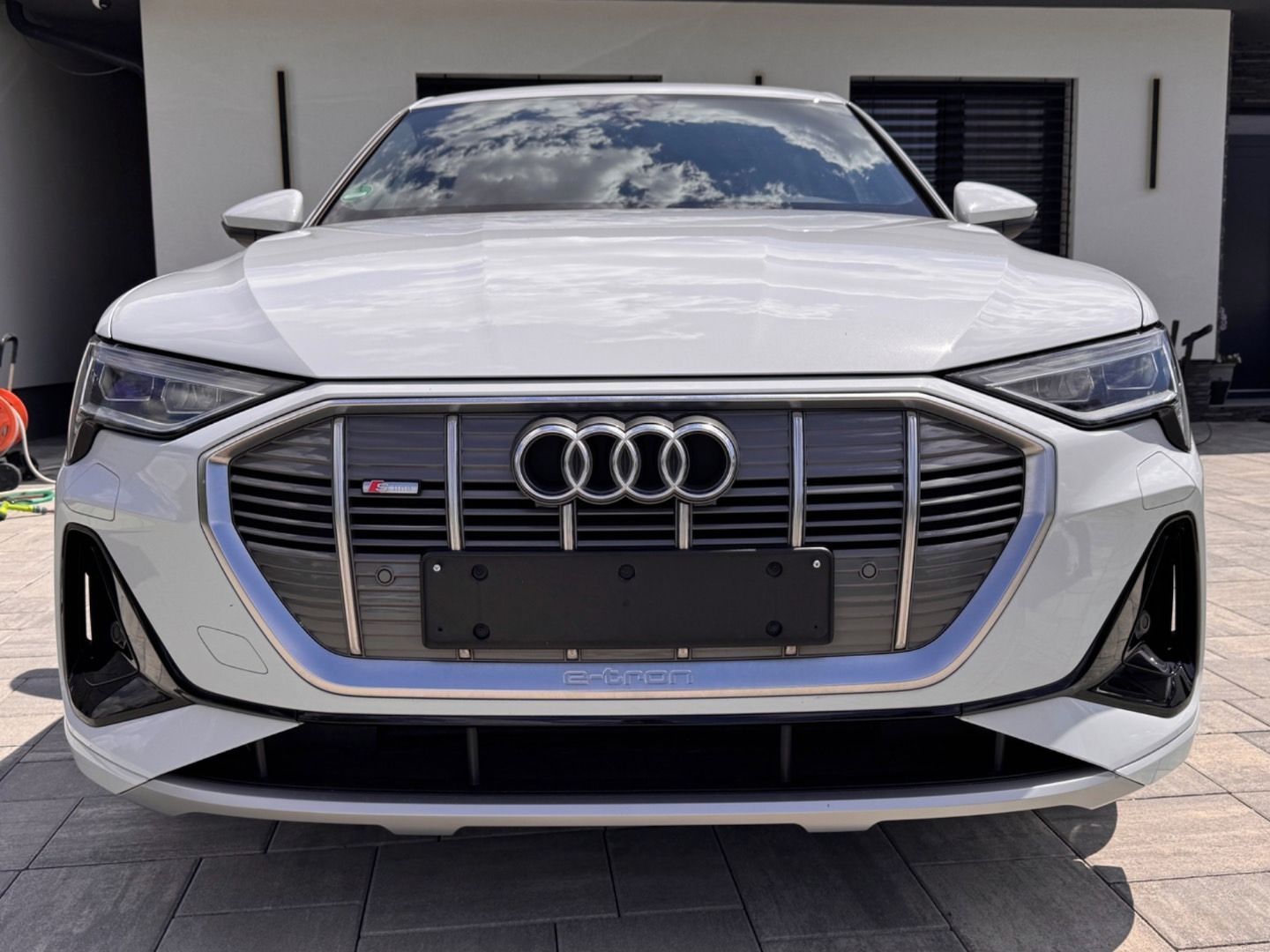 Audi e-tron, 55 quattro 3x S line - fotka 2