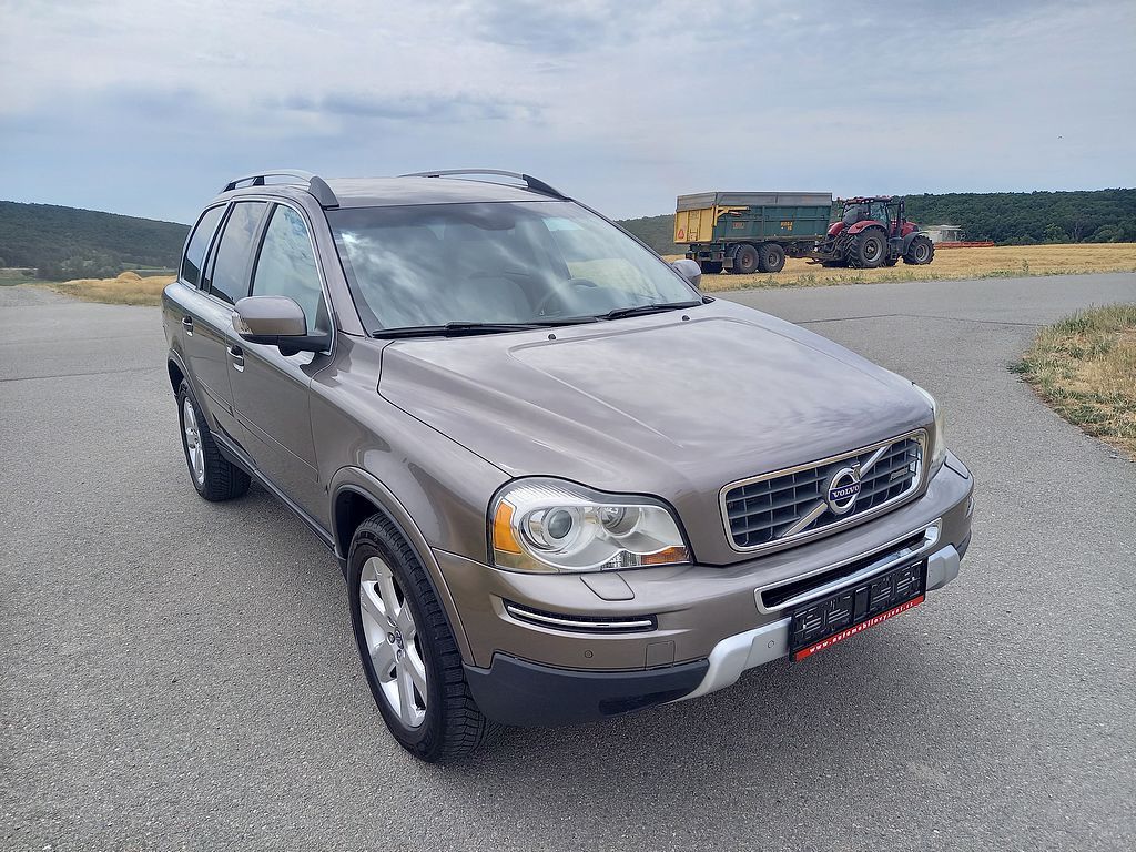 Volvo XC90, 2,4D5 136kw R-design+SERVISKA - fotka 2