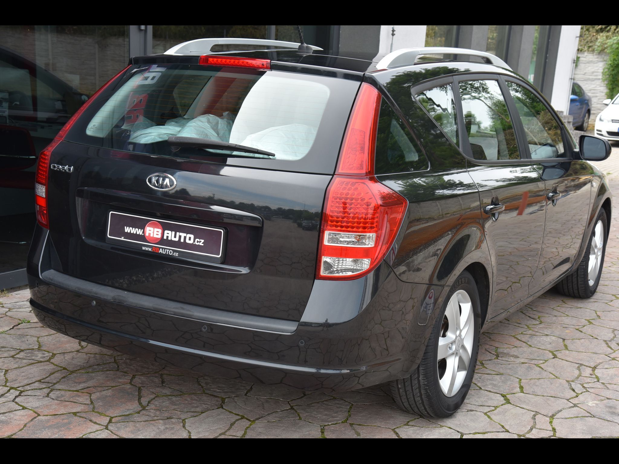 Kia Cee´d, 1.4i 66 kw SportWagon - fotka 6