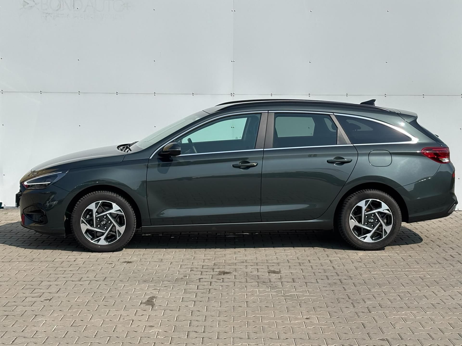 Hyundai i30, 1.5 T-GDi 103kW DCT Style - fotka 3