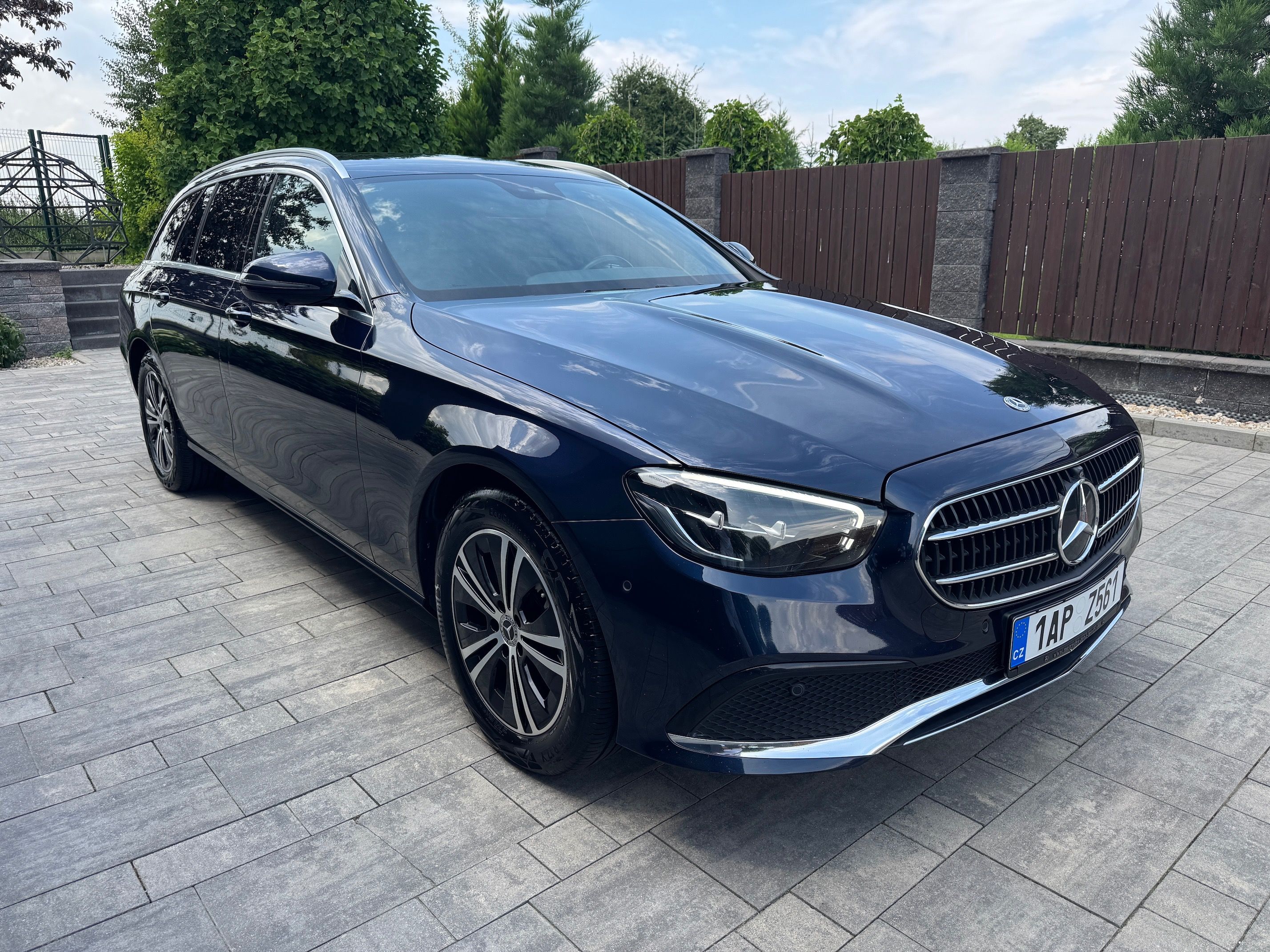 Mercedes-Benz Třídy E, 200d, Avatgarde, 360*Kamera - fotka 3