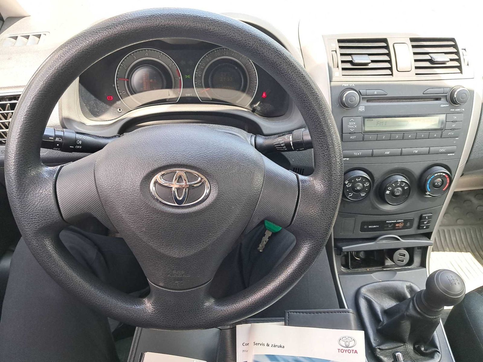 Toyota Corolla, 1.4 VVT-i, ČR,1.maj - fotka 3
