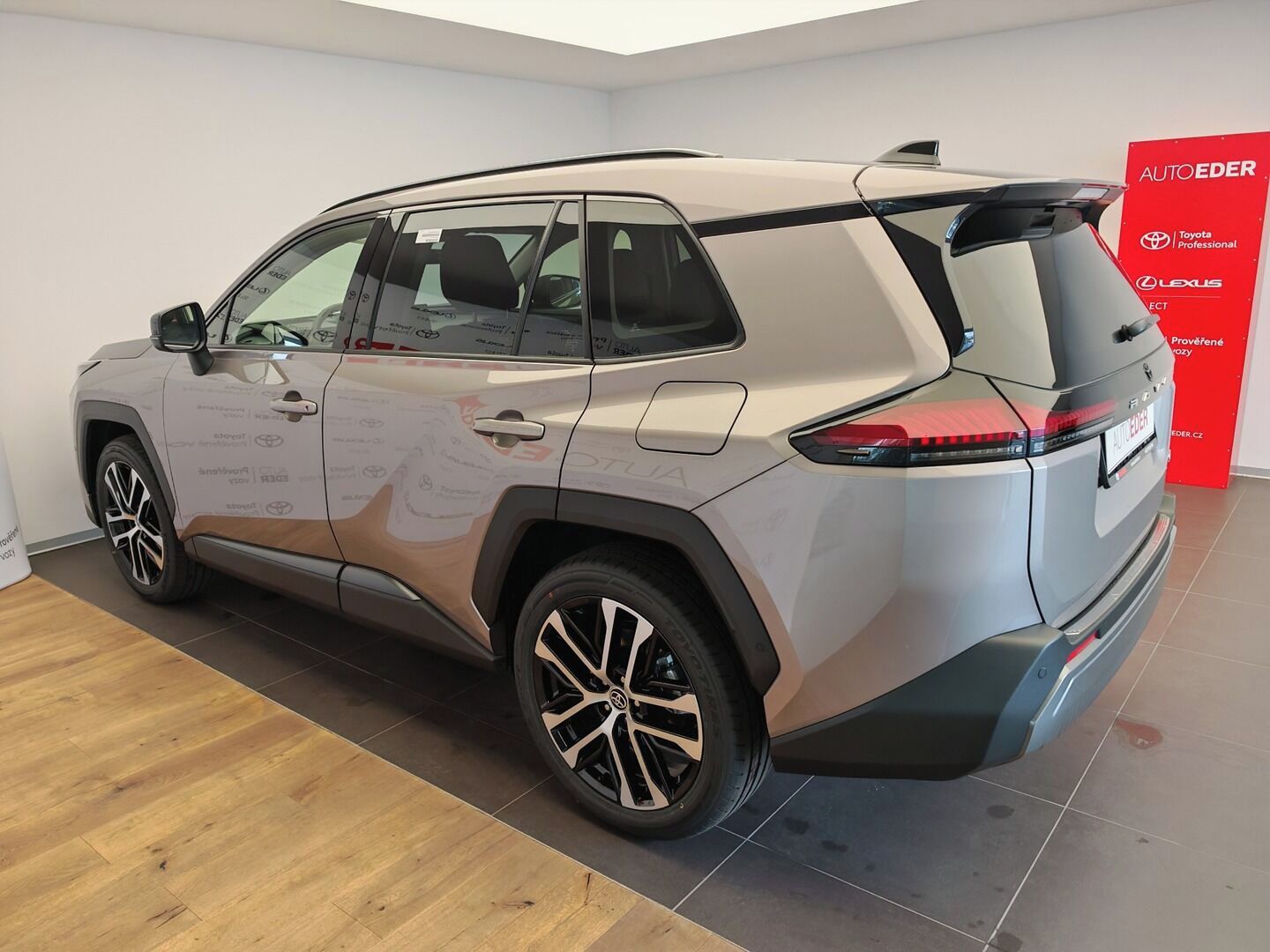 Toyota Rav4, 2.5 HEV 4x4 Executive - fotka 6