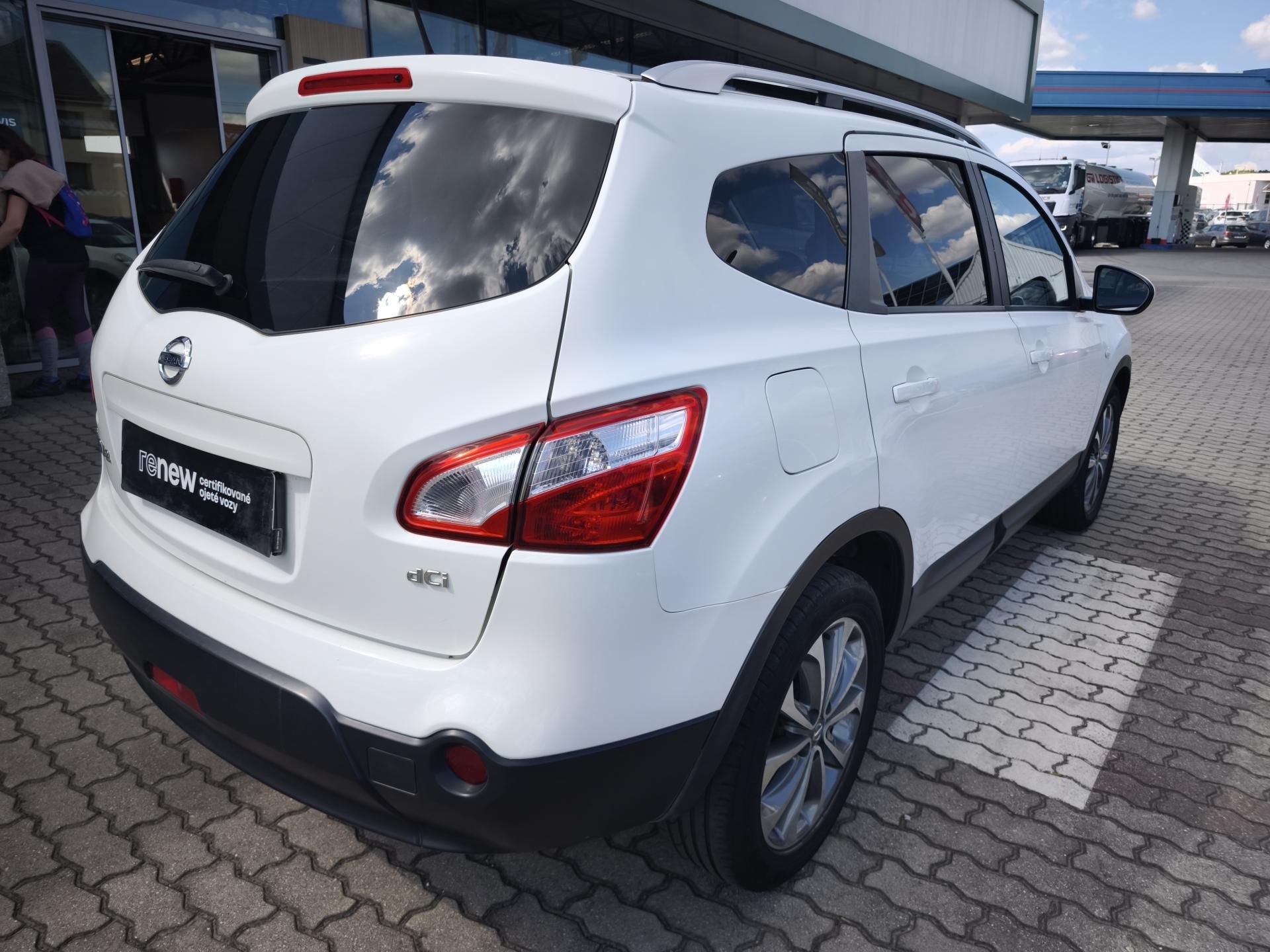 Nissan Qashqai, 2010 2.0 dCi 4x2 7 MÍST (+2) - fotka 5