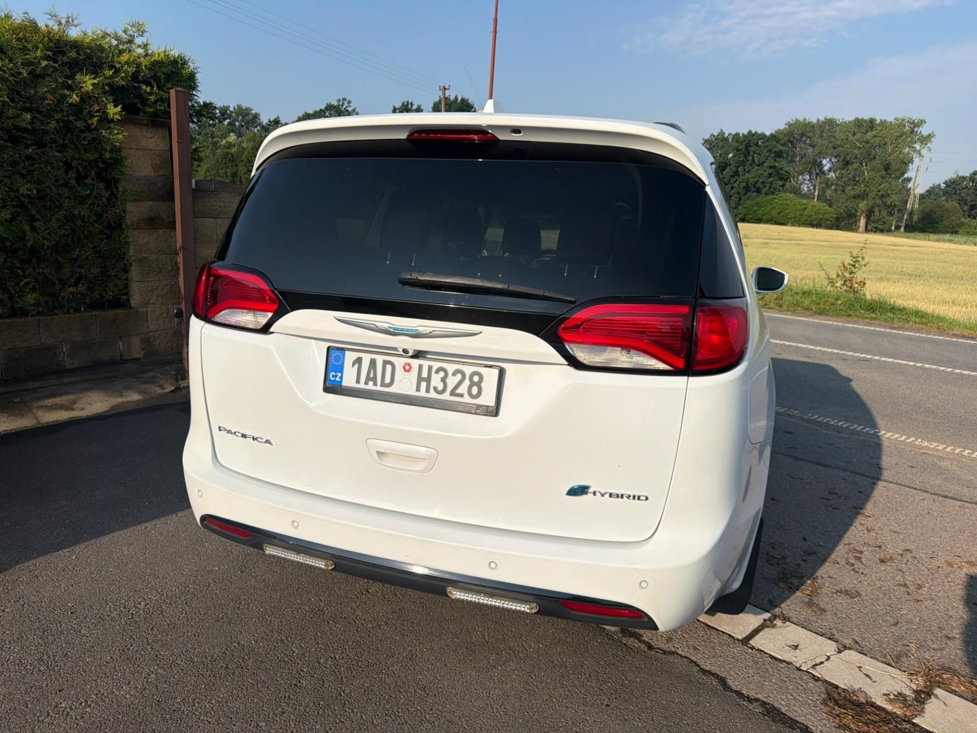 Chrysler Pacifica, 3,6 L DVD Hybrid Plug In 2018 - fotka 5