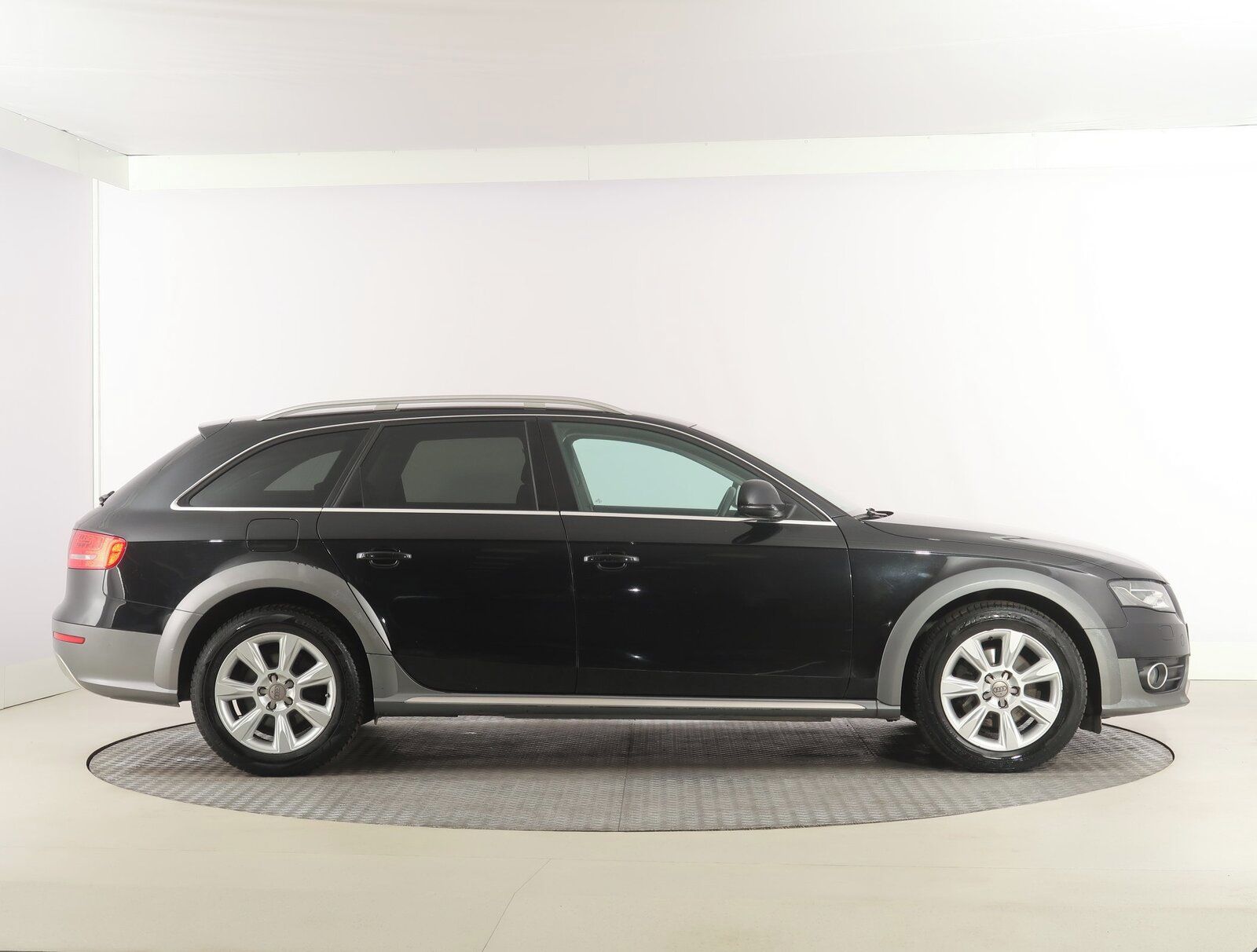 Audi A4 allroad, 2.0 TDI, 4X4, Xenony - fotka 6