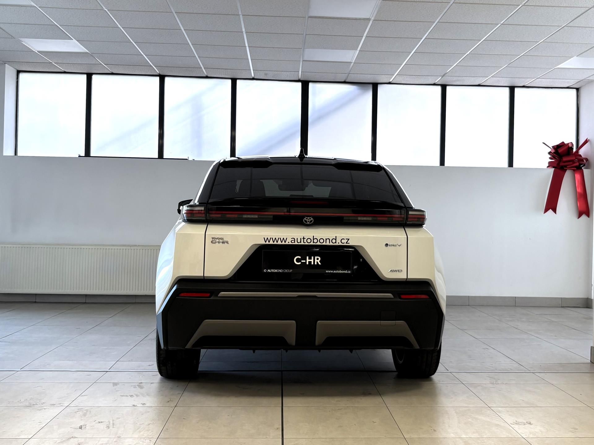 Toyota C-HR, BEV (4x4), Executive, Skladem - fotka 5