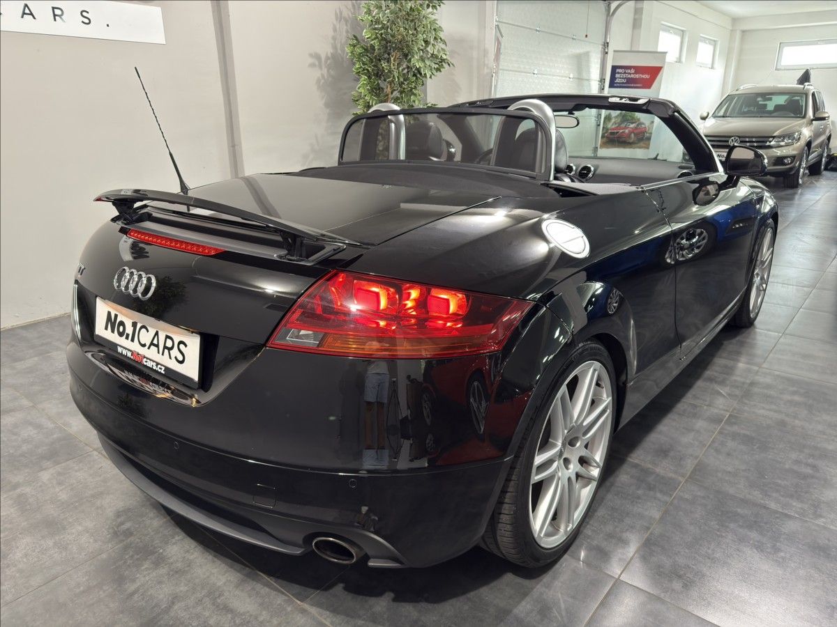Audi TT, 2,0   T211HP FL 3xS-LINE TOP - fotka 5