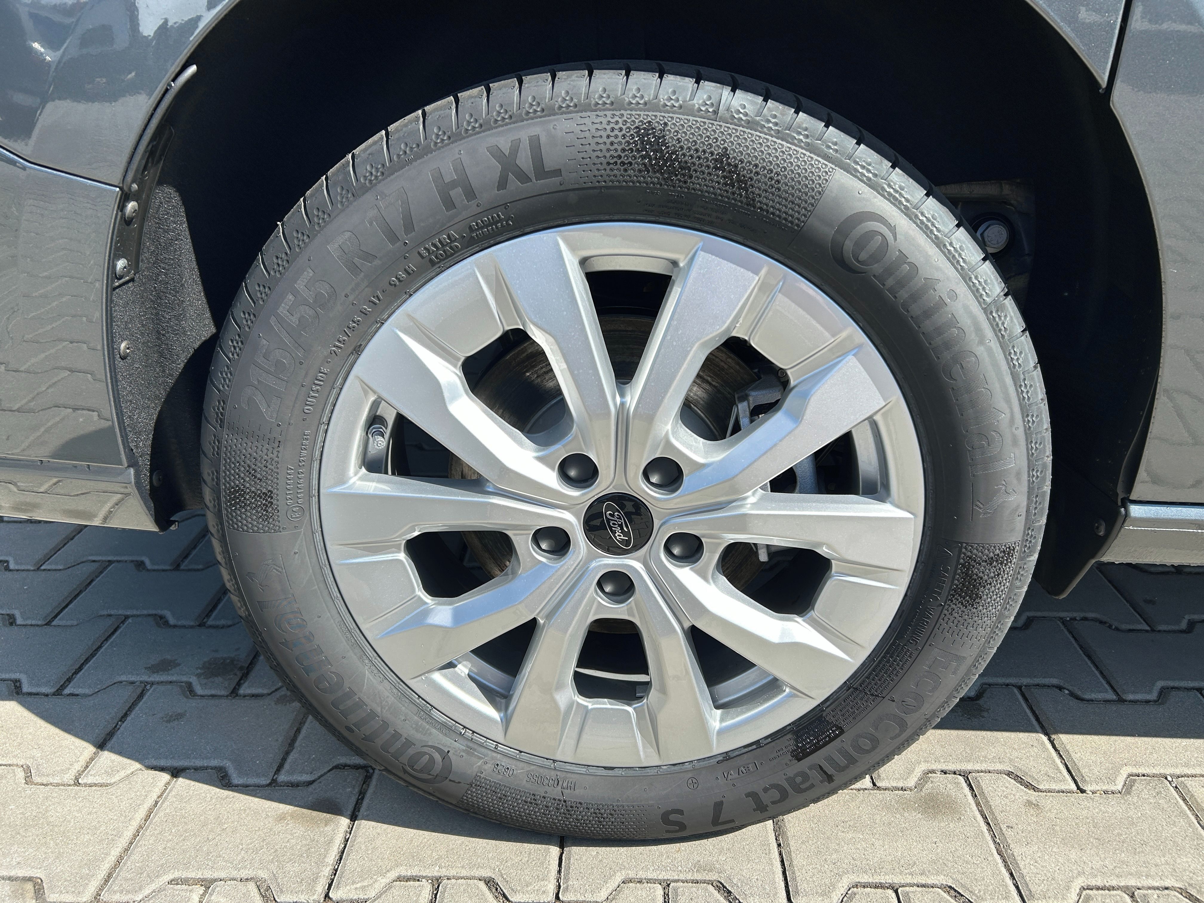 Ford Tourneo Connect, 1.5 Ecoboost 85kW AT Titanium - fotka 3
