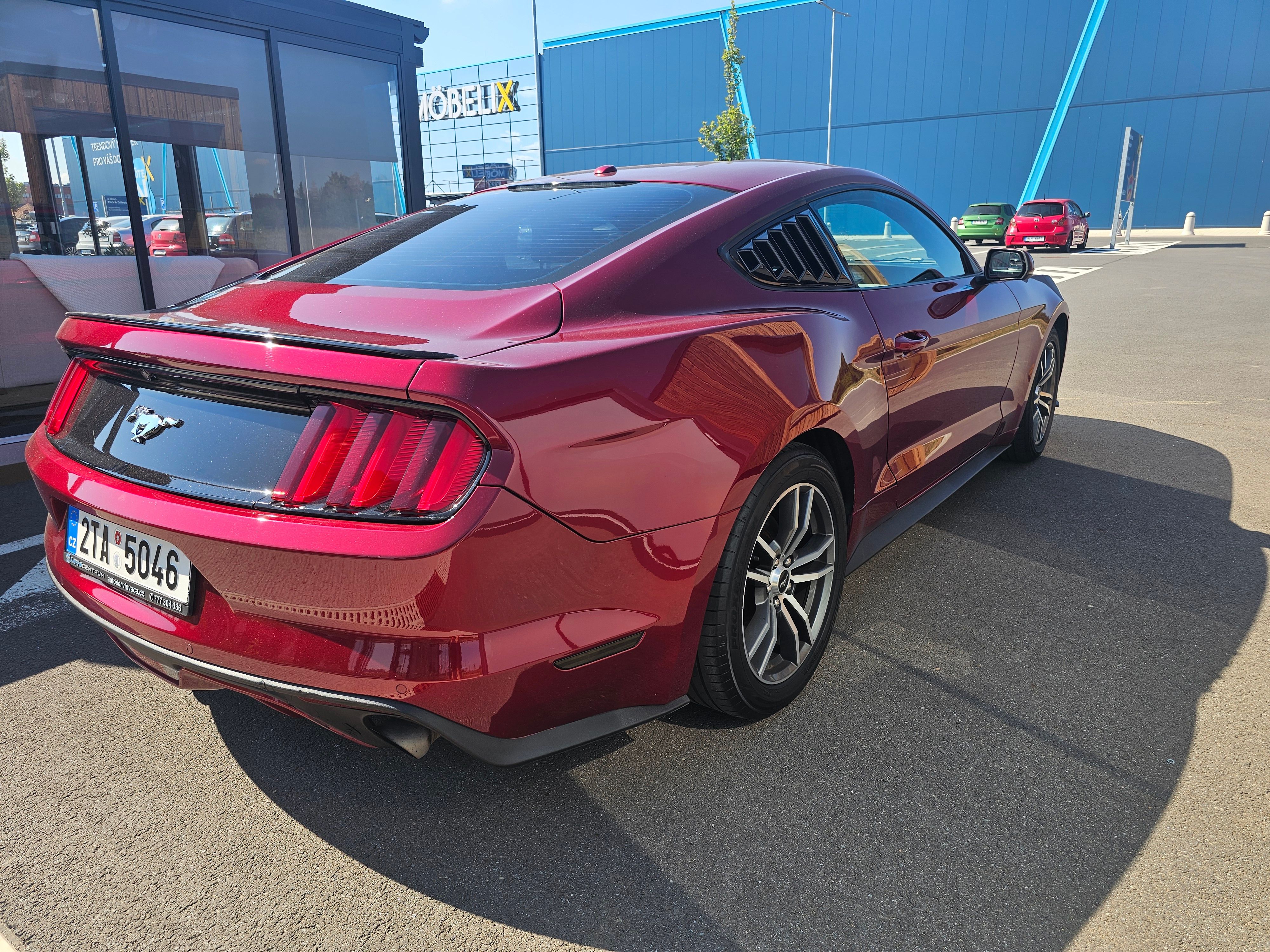 Ford Mustang, 2.3 EcoBoost Automat - fotka 3