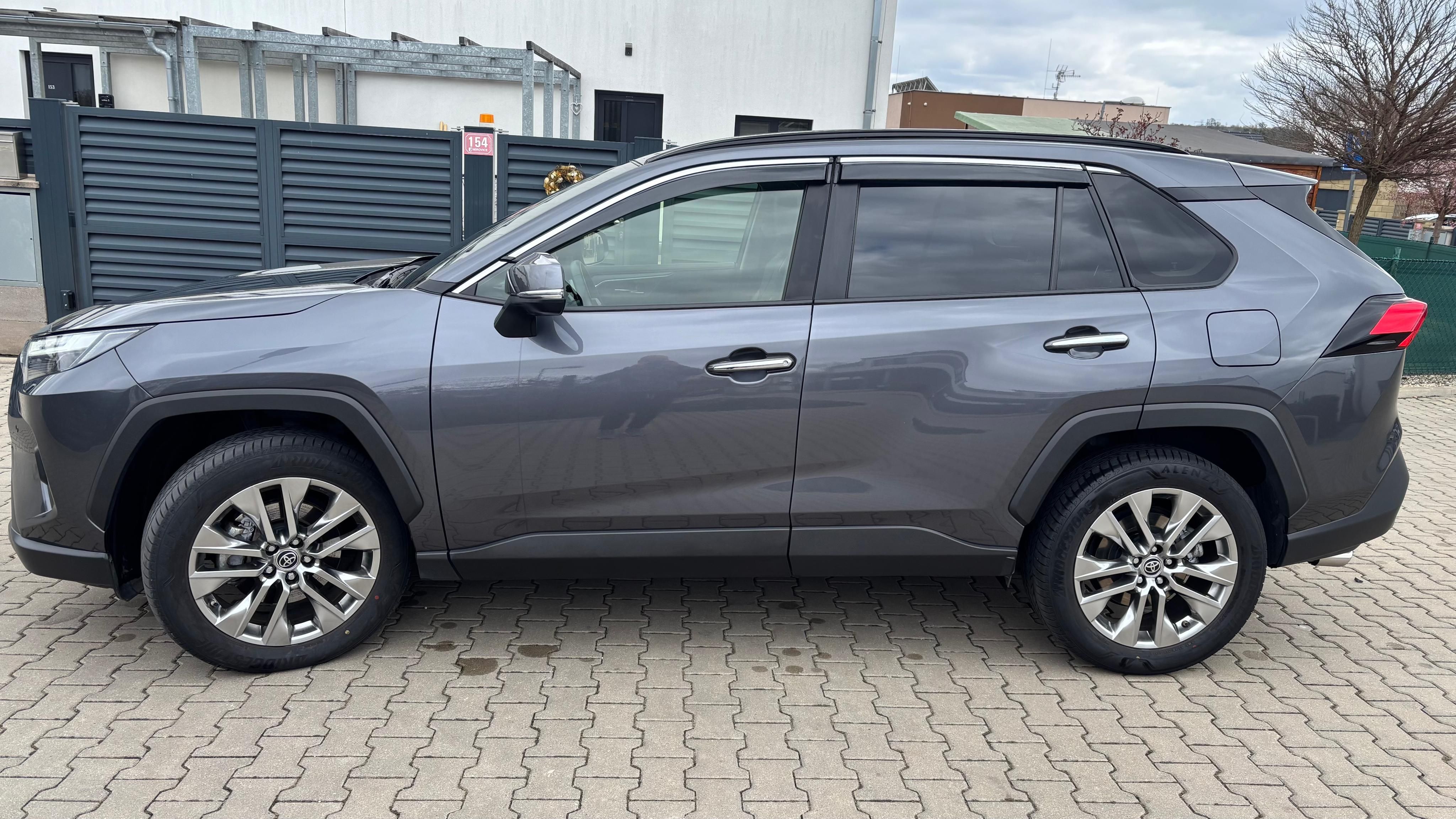 Toyota Rav4, 2.5 hybrid - fotka 3