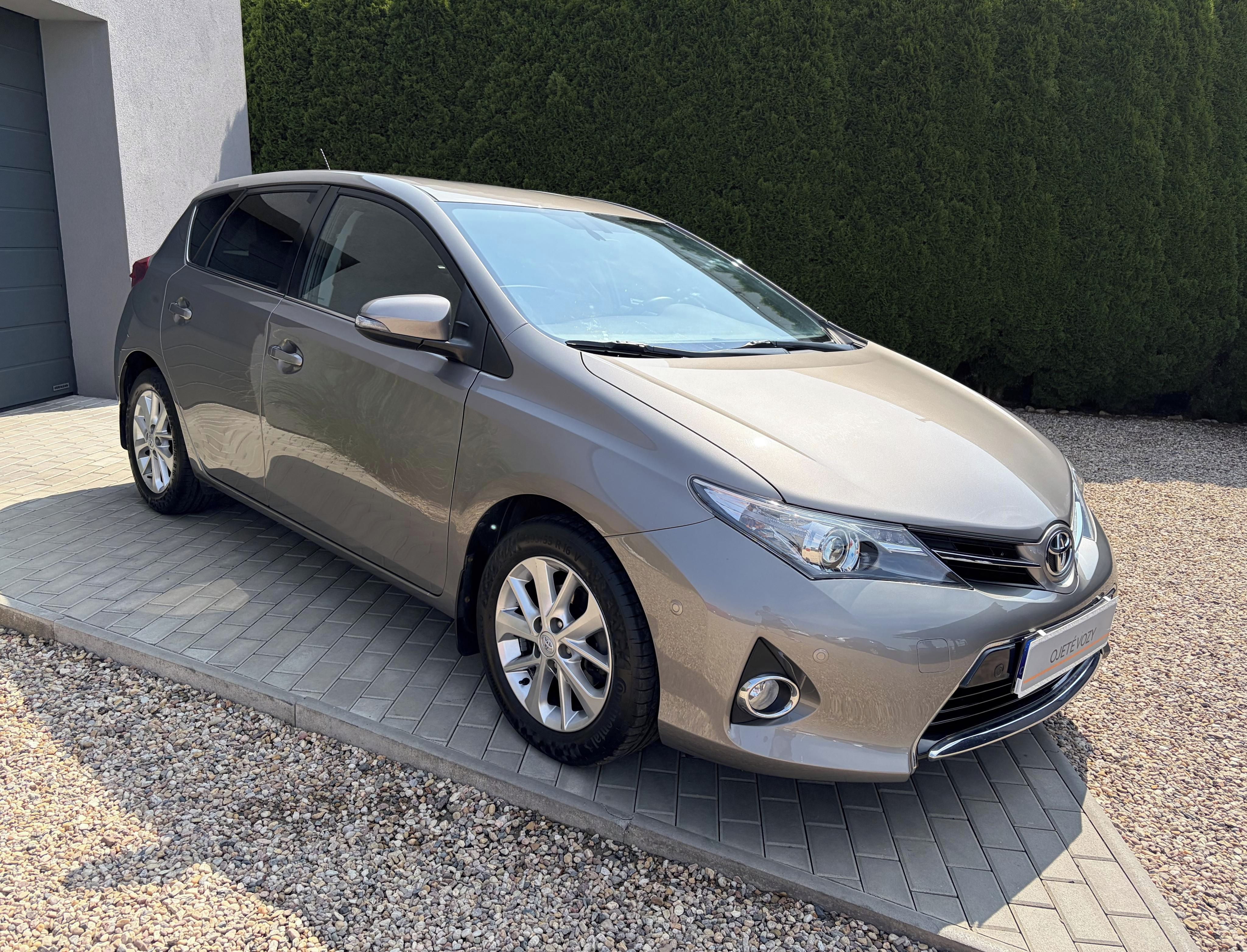 Toyota Auris, 1.6i 97KW, Parkovací kamera - fotka 3