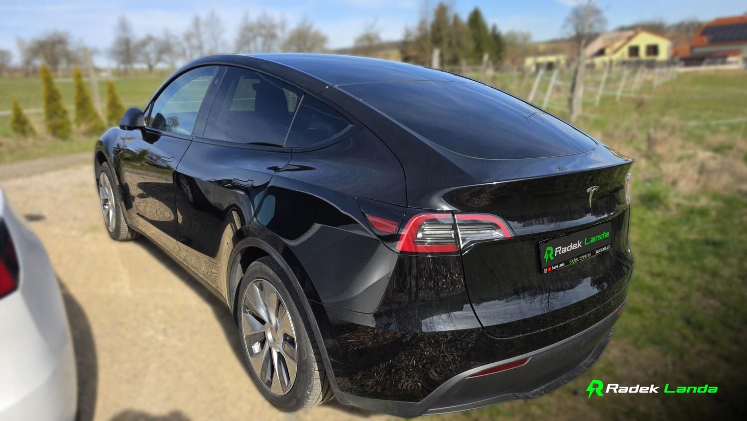 Tesla Model Y, RWD 60 kWh, LFP - fotka 3