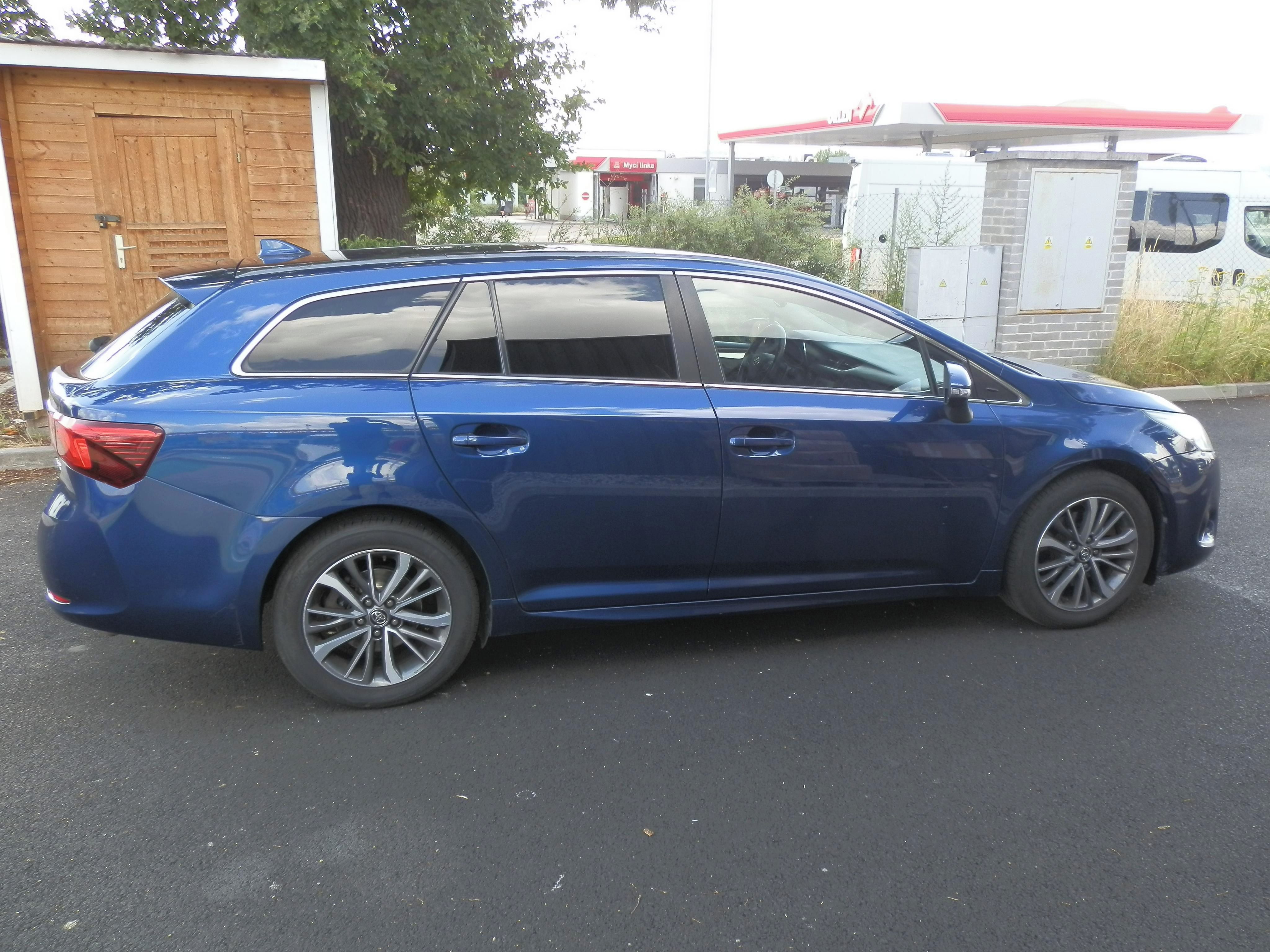 Toyota Avensis, 2,0 D-4D - fotka 4