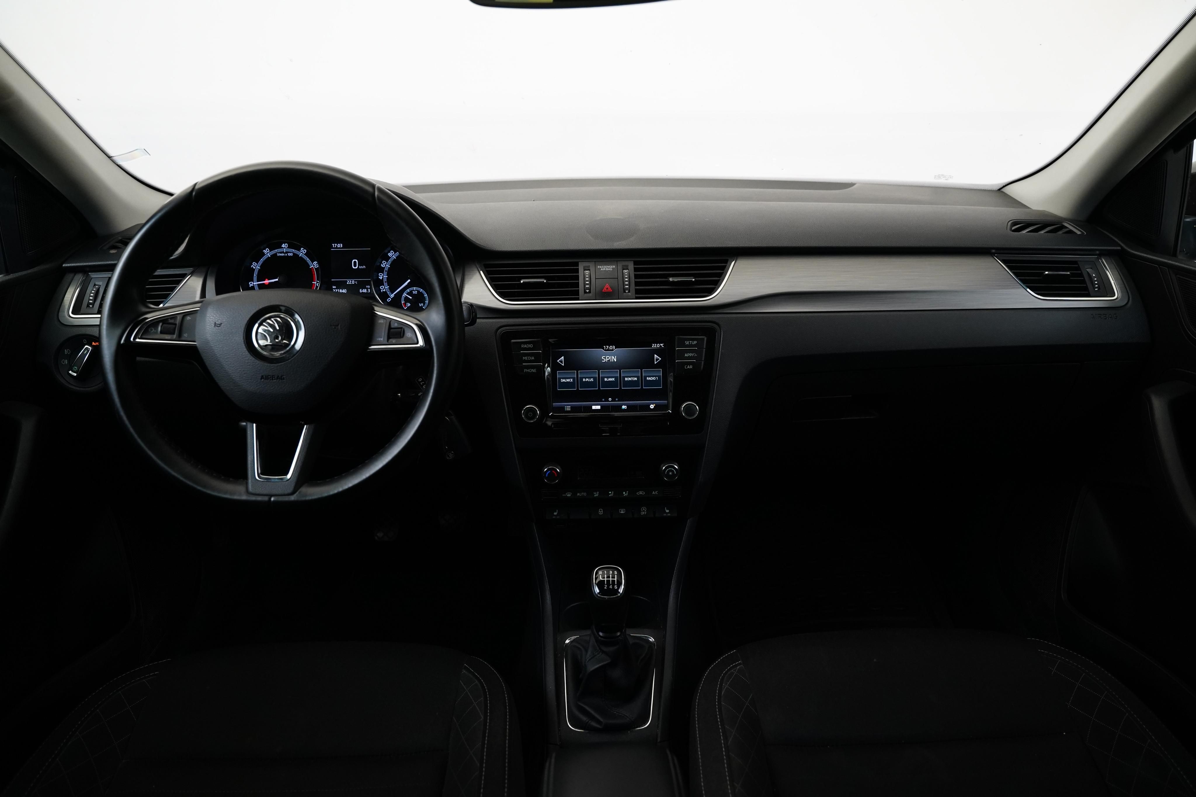Škoda Rapid, 1.0 TSI 81 kW Style - fotka 5