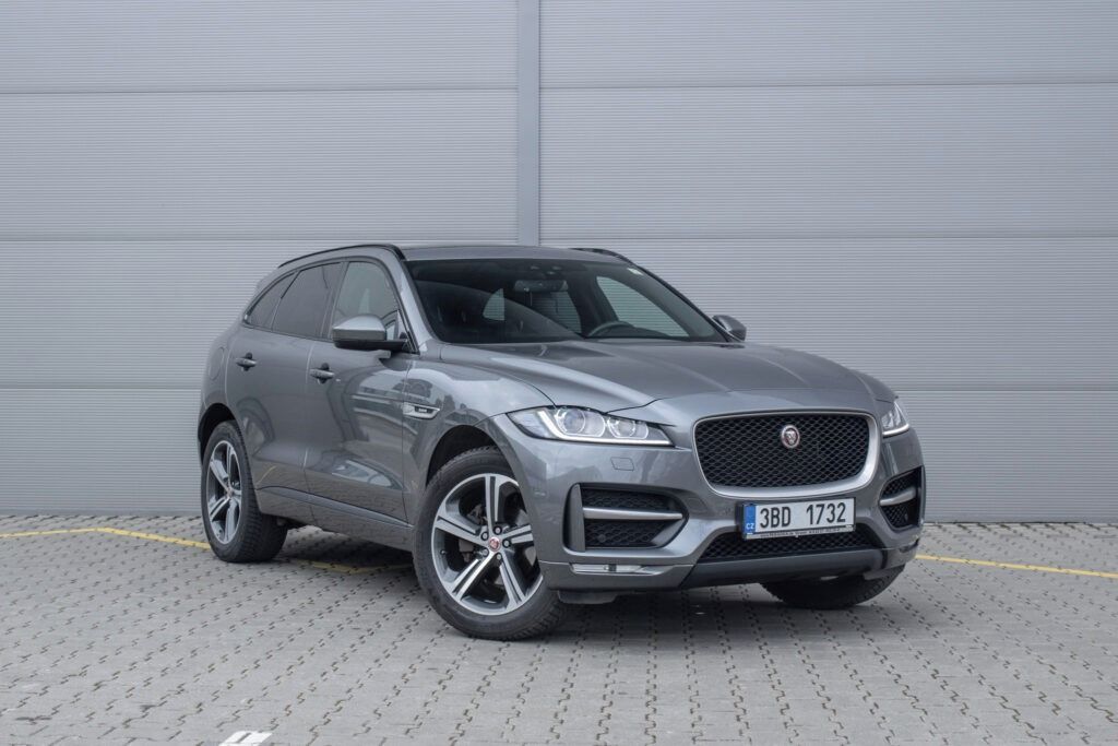 Jaguar F-Pace, Jaguar F-Pace R-Sport,2.0d AWD - fotka 3