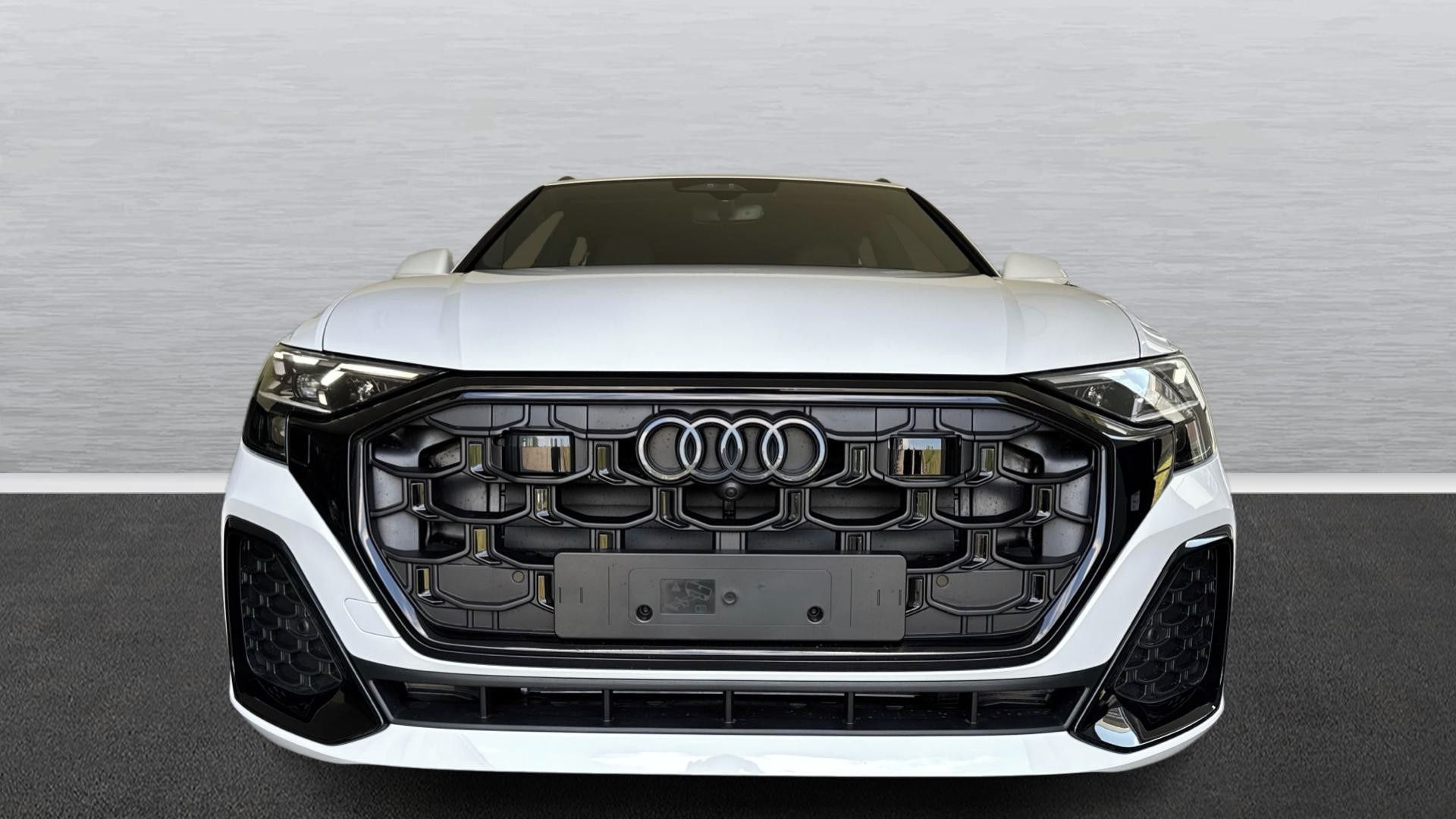 Audi Q8, 50 TDI quattro (nové - sklad) - fotka 2