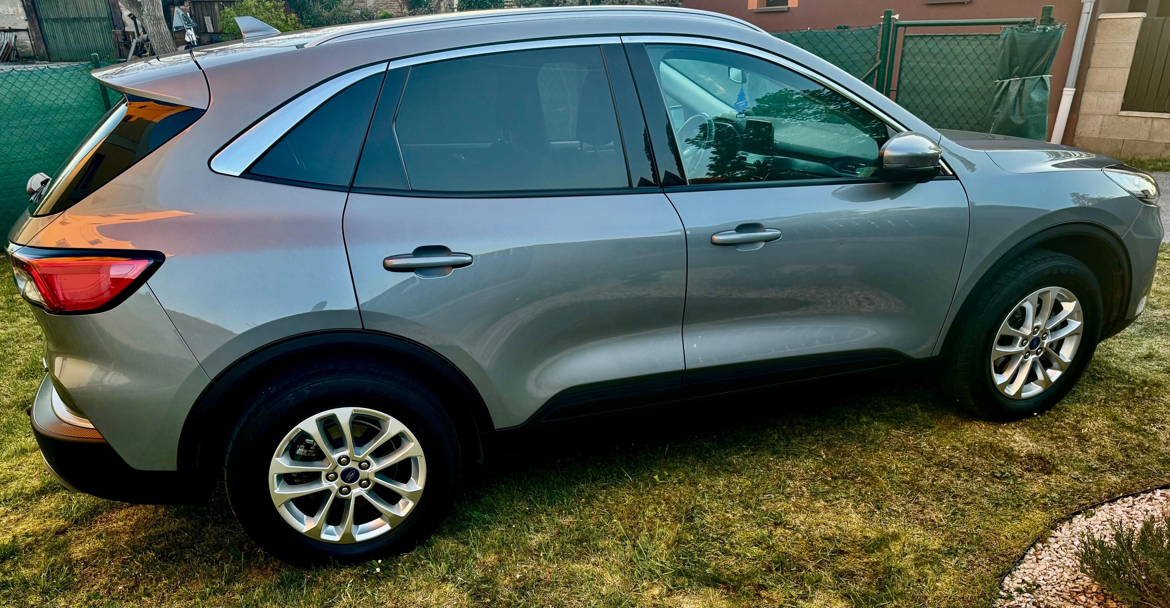 Ford Kuga, 2.5 Benzin (FULL Hybrid) - fotka 2