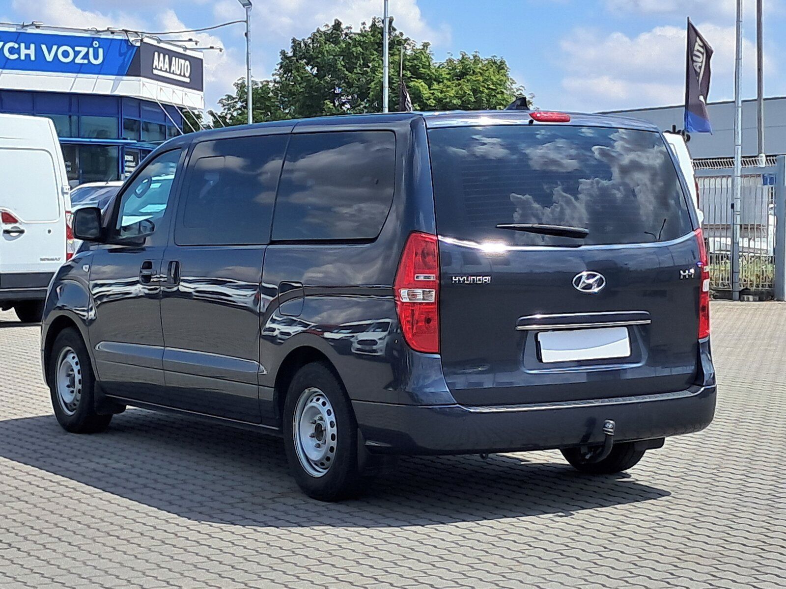 Hyundai H 1, 2.5 CRDi, Klima, DPH, Automat - fotka 4