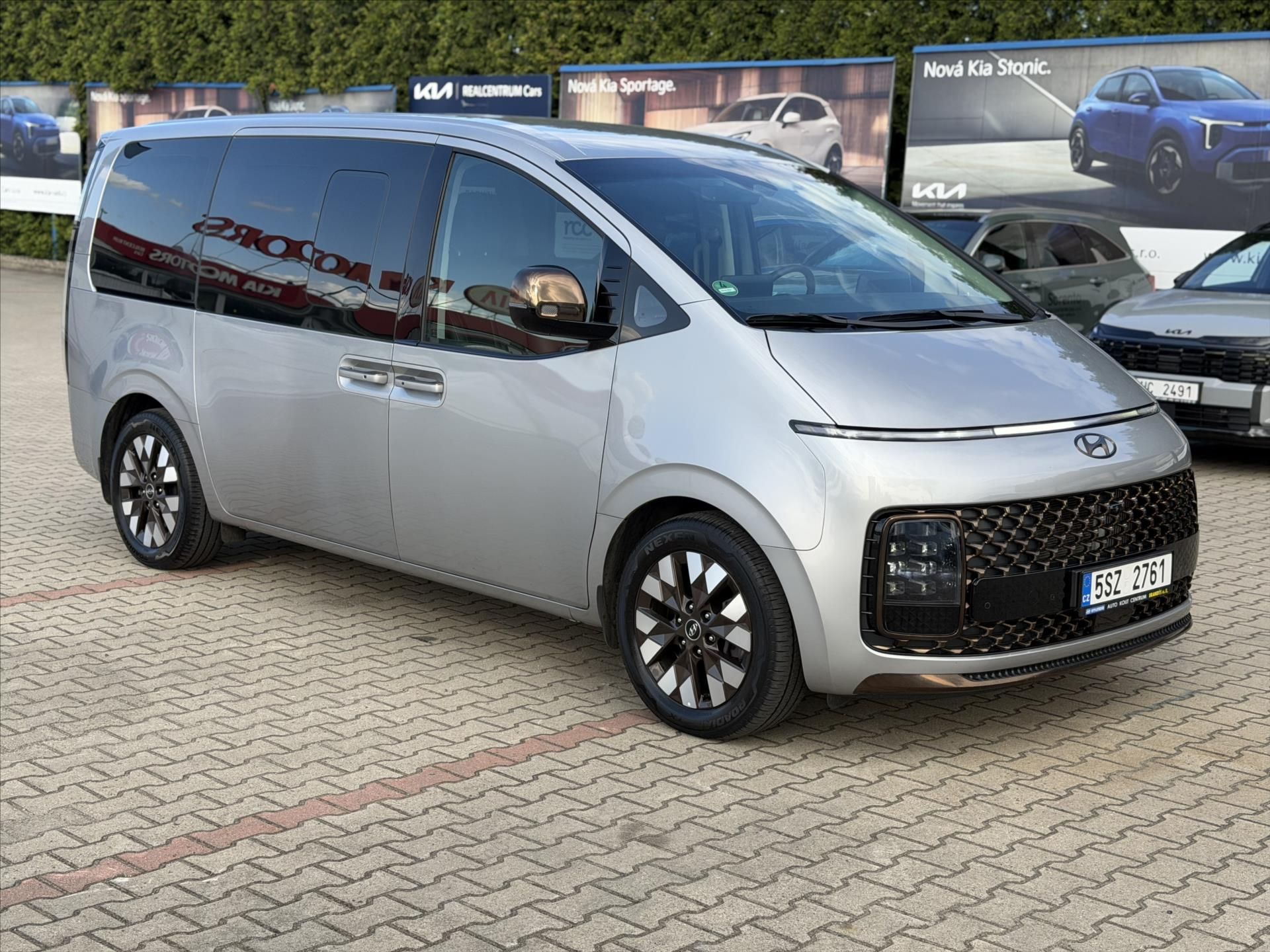 Hyundai Staria, 2,2 CRDi 7míst. Z.ALU, TOP - fotka 2