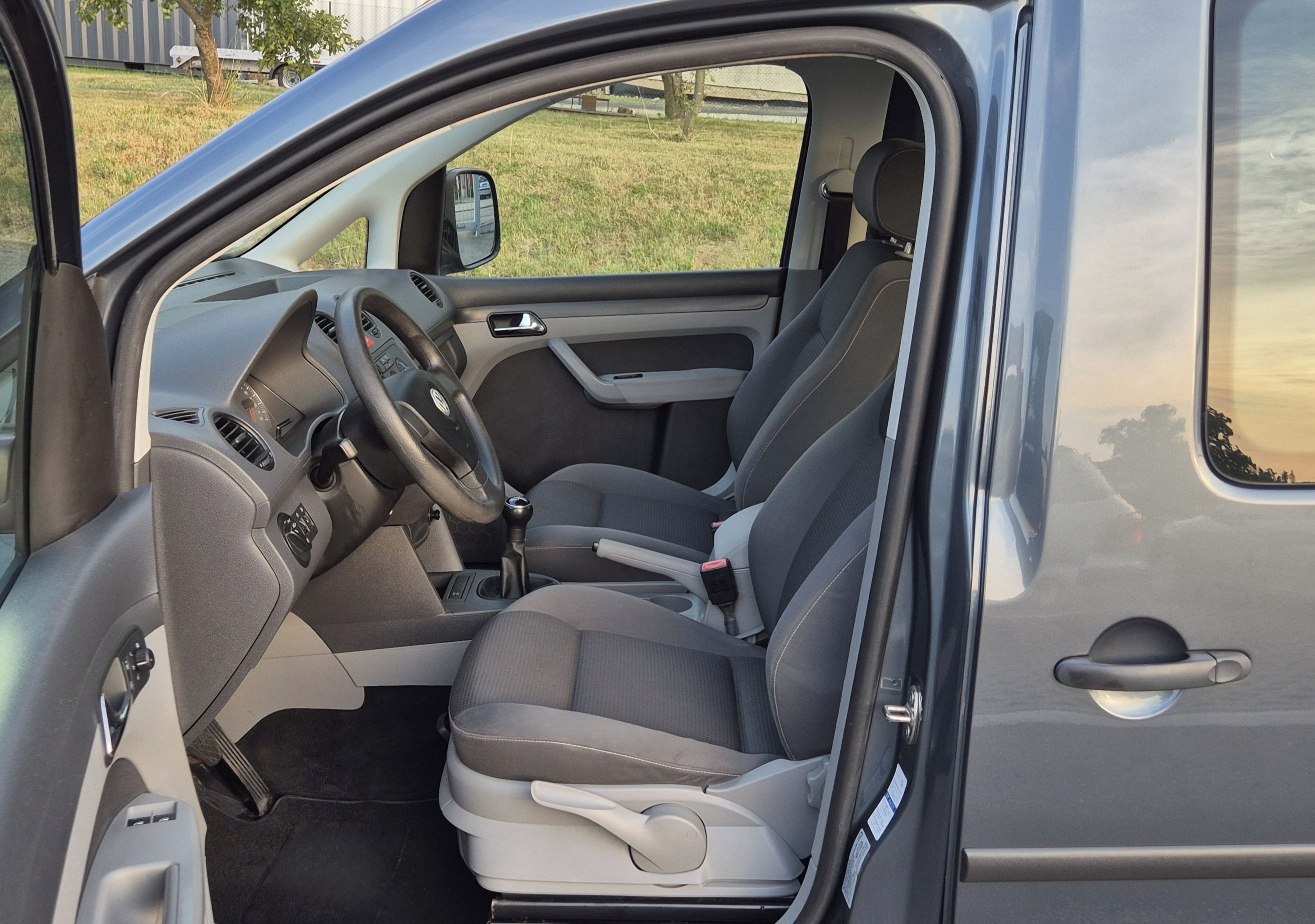 Volkswagen Caddy, 1.4 16V 59 KW 2maj serv kniha - fotka 6