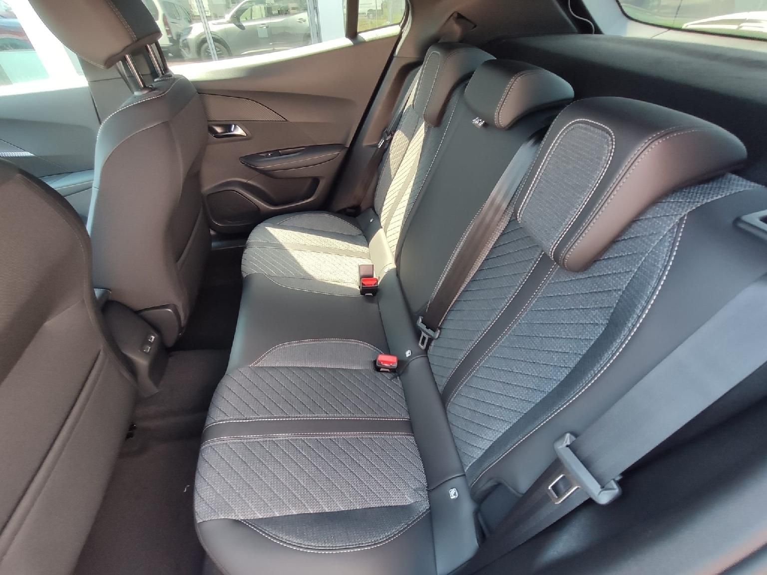 Peugeot 2008, ALLURE 1.2 TURBO 100k 2xkamera - fotka 5