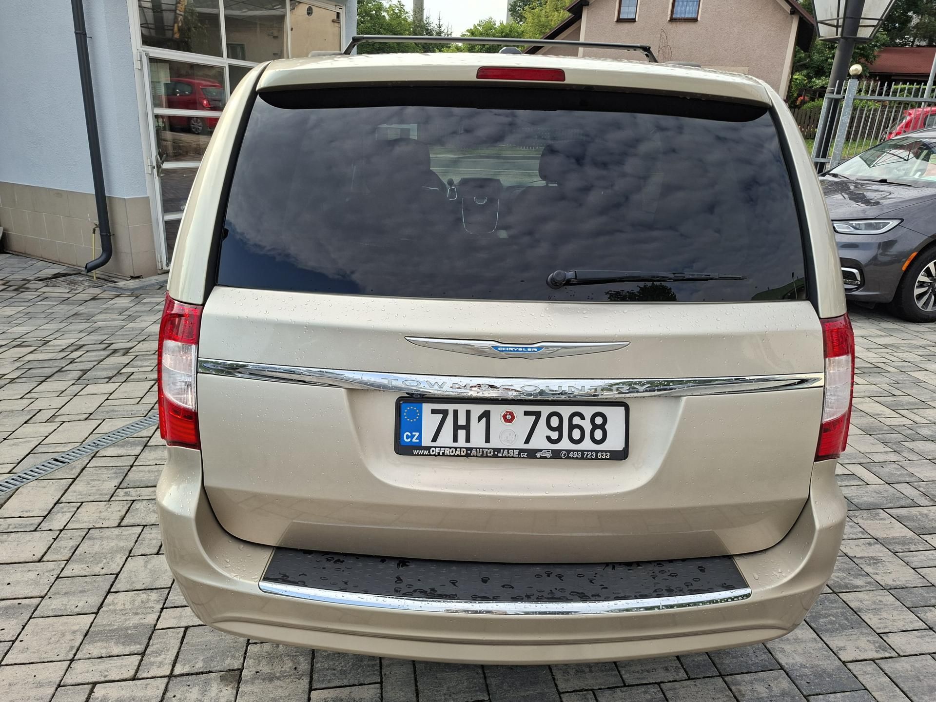 Chrysler Town & Country, 3,6L 7míst, LPG, tažné, 2xkola - fotka 6