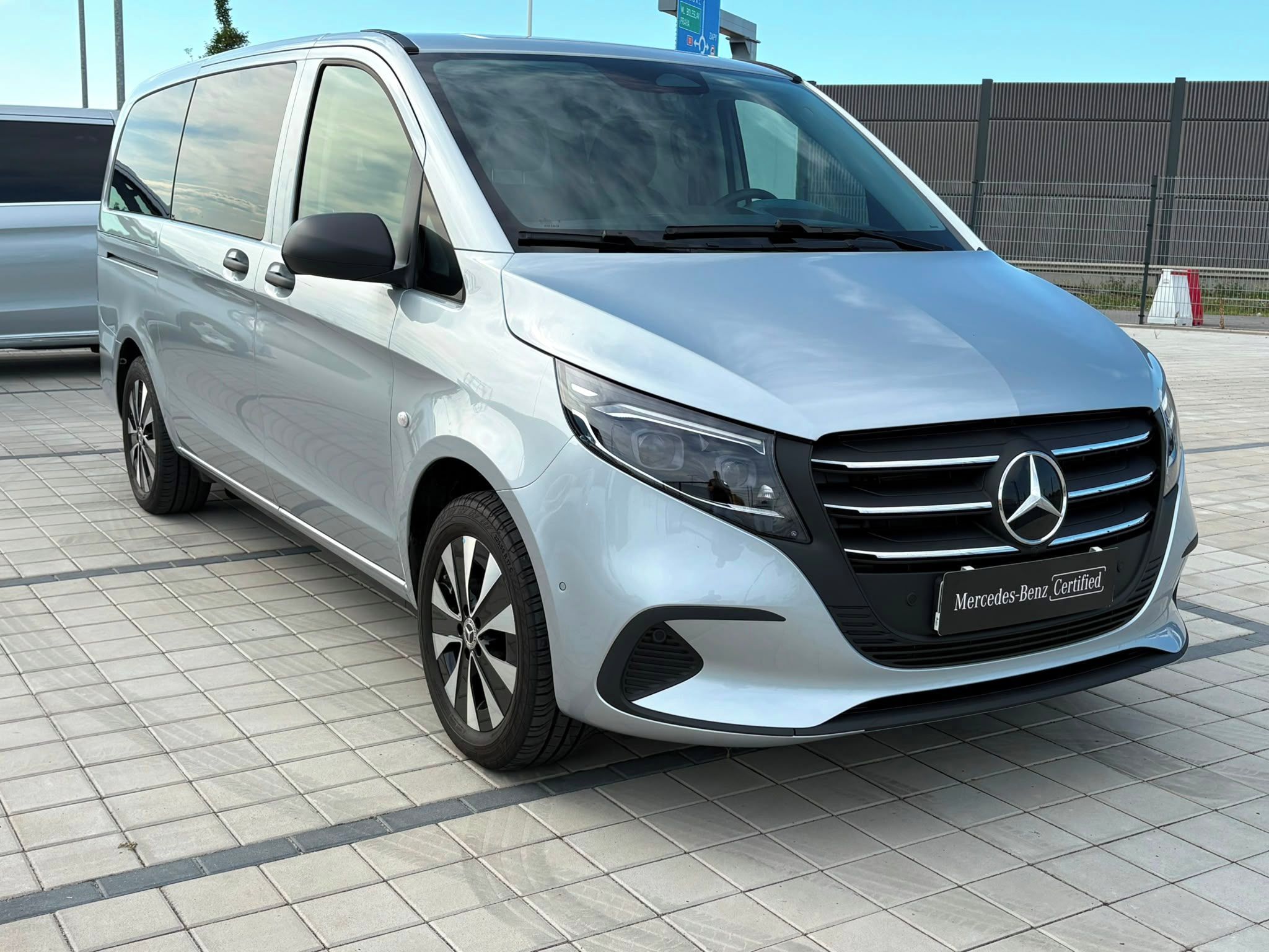 Mercedes-Benz Vito, Tourer 119 CDI Select Long 4Ma - fotka 3
