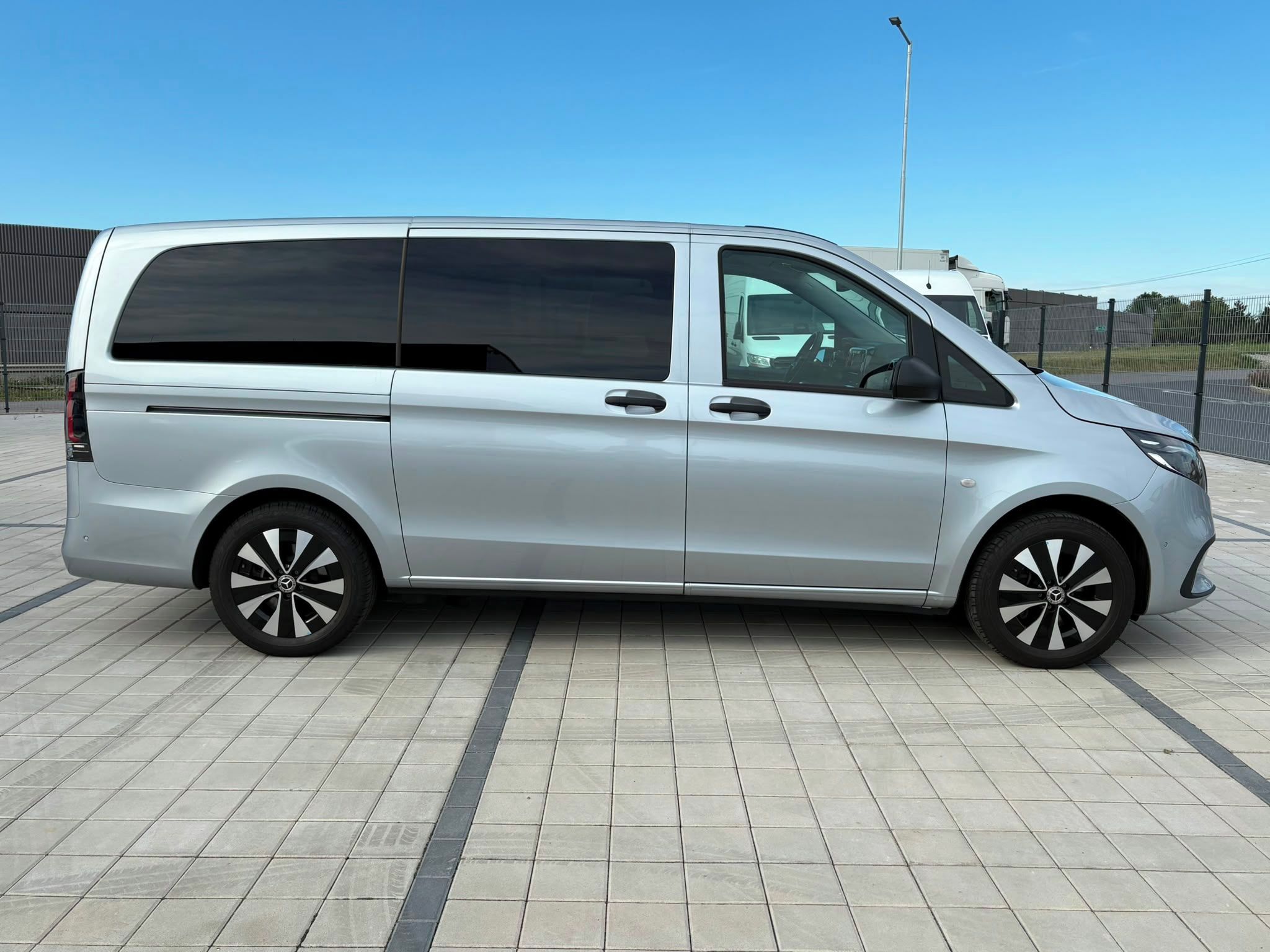 Mercedes-Benz Vito, Tourer 119 CDI Select Long 4Ma - fotka 4