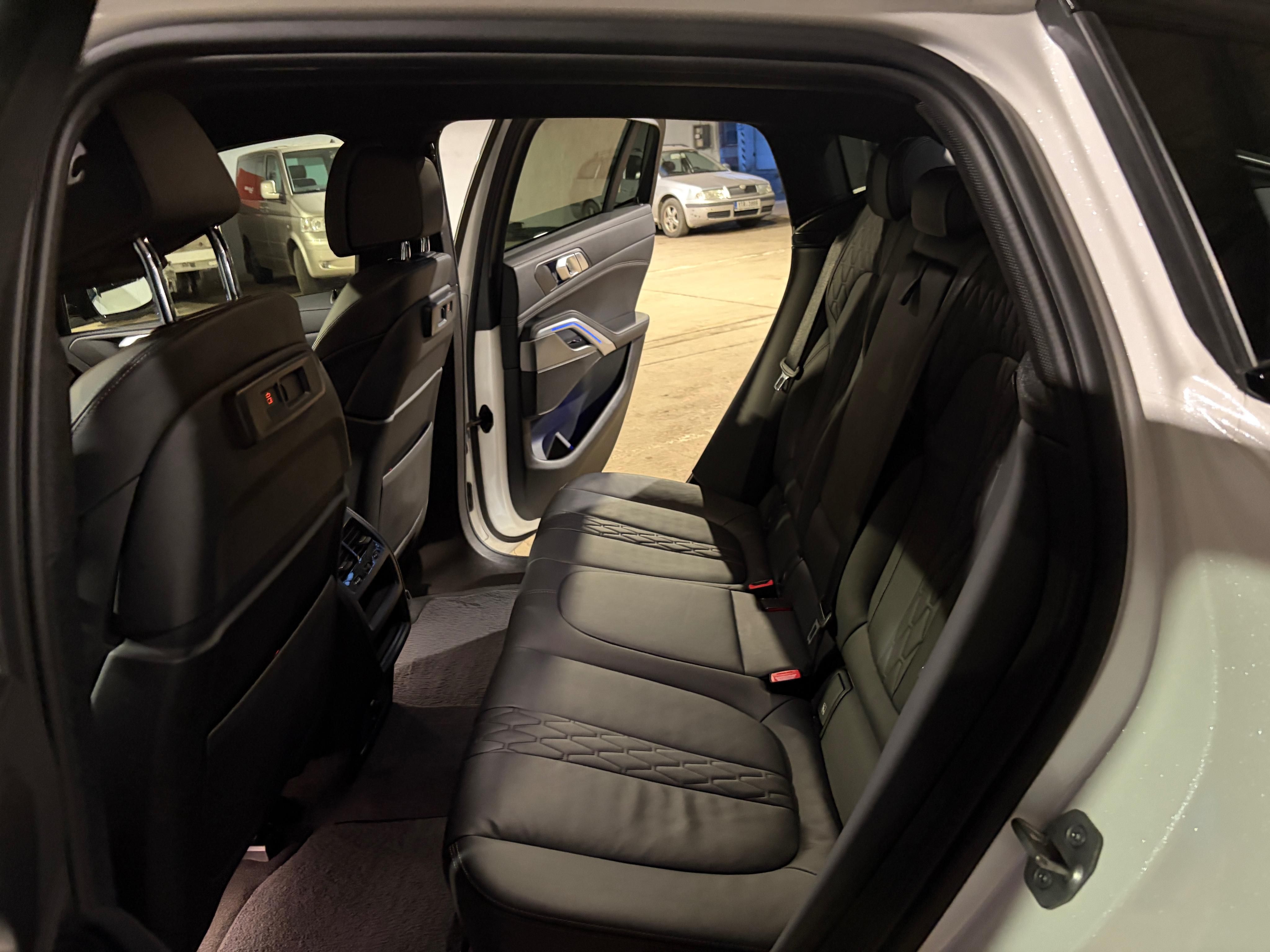 BMW X6, xDrive40d - fotka 6
