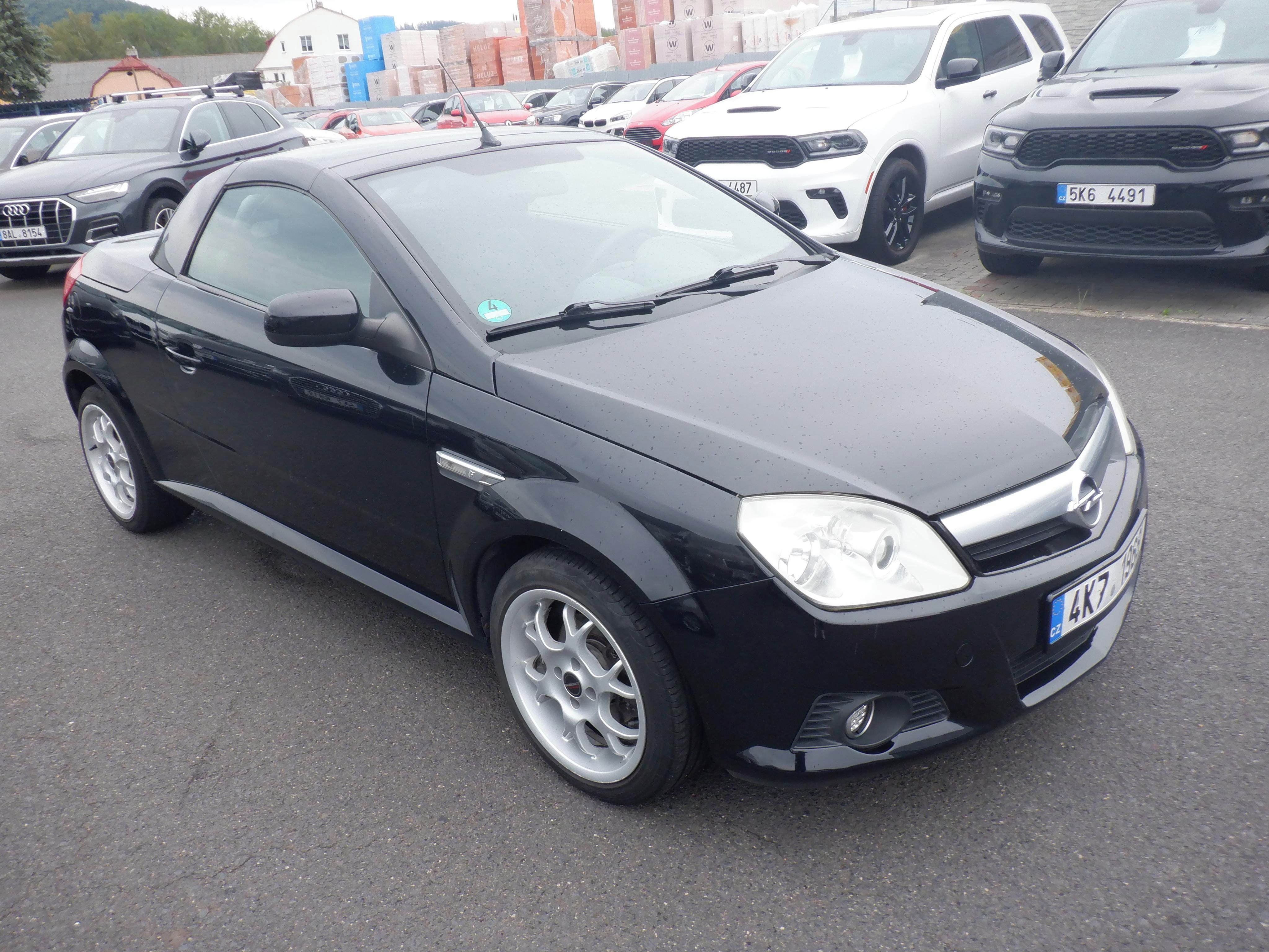 Opel Tigra, 1.4i Cabrio - fotka 4