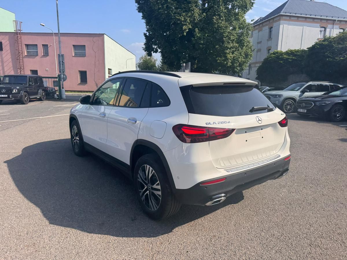 Mercedes-Benz GLA, 200 d 4MATIC - fotka 5