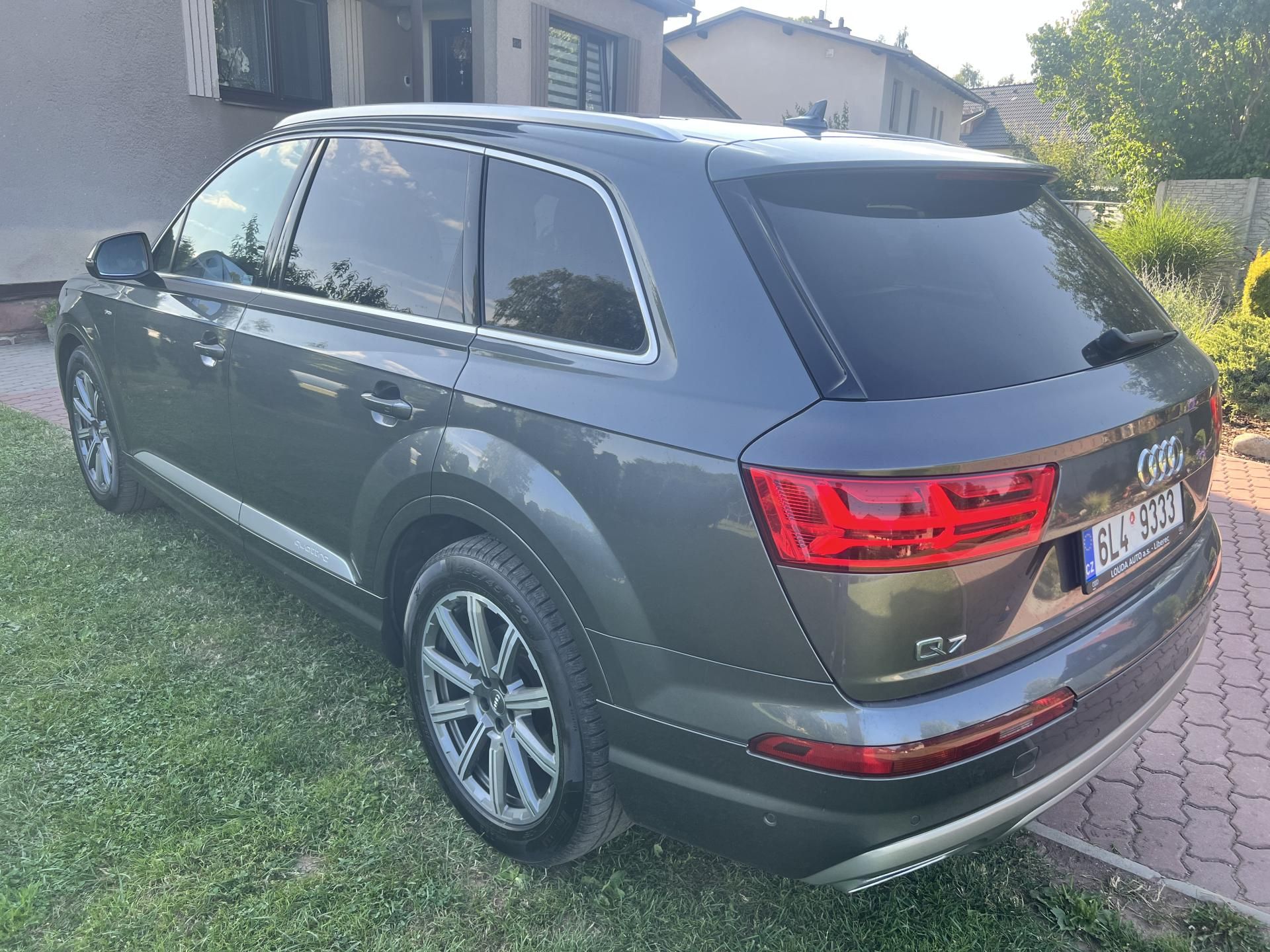 Audi Q7, 3.0TDI 200KW,S-LINE,VZDUCH,TZ - fotka 4