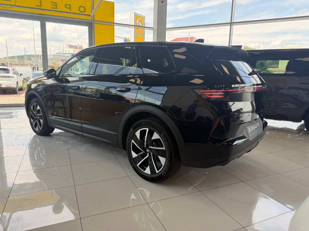Opel Grandland, Ultimate Hybrid 1,2T 145k AT - fotka 5