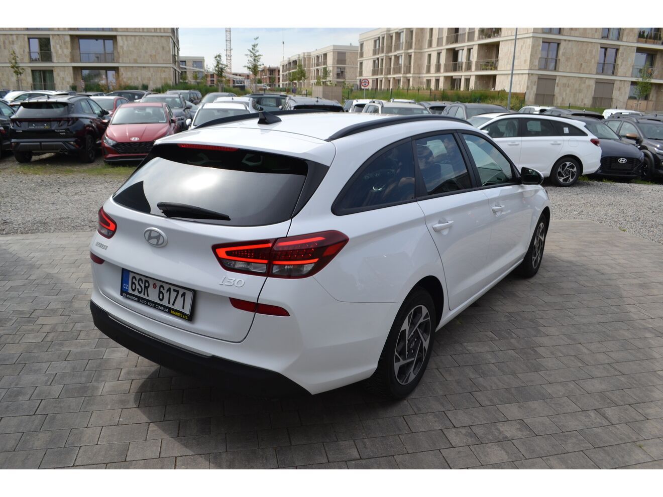 Hyundai i30, WG 1,5I MT SMART FAMILY NAVI - fotka 5