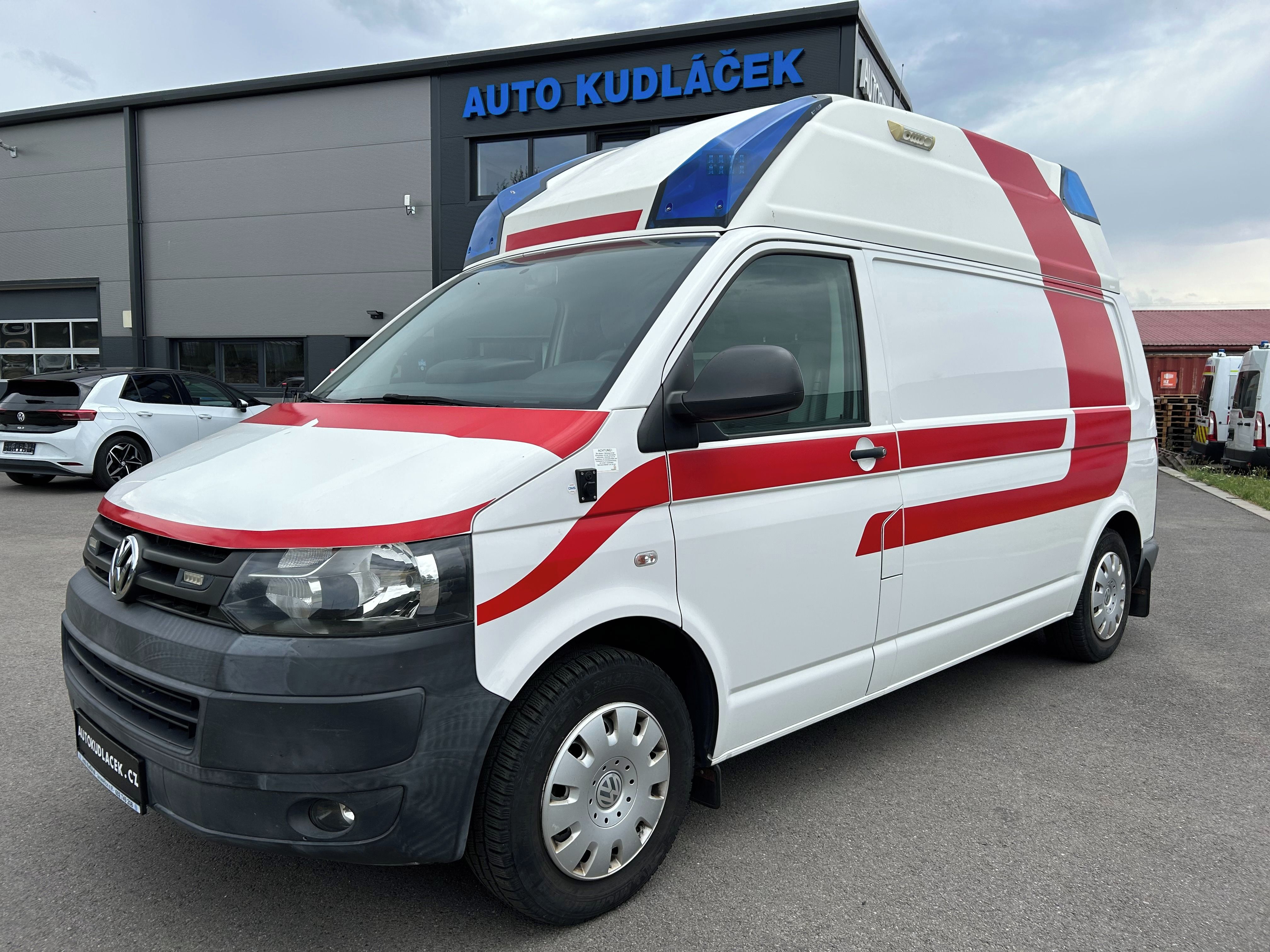 Volkswagen Transporter, T5 - 2.0 TDI Sanitní vůz 4x4